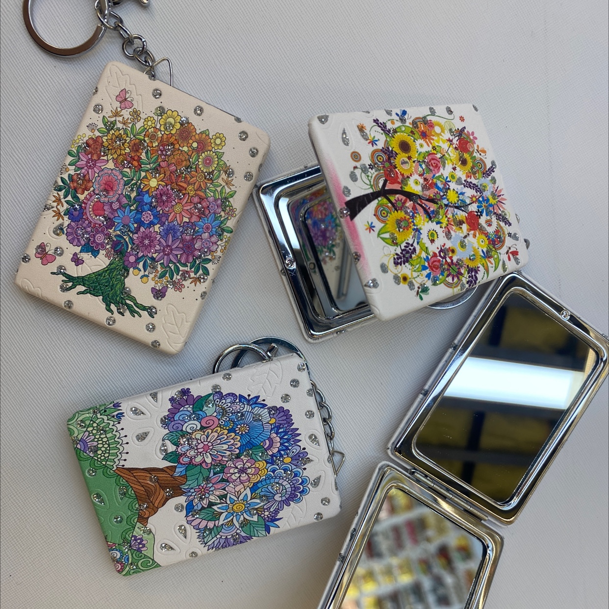 Key Mirror Made Of Pu Leather Item Picture