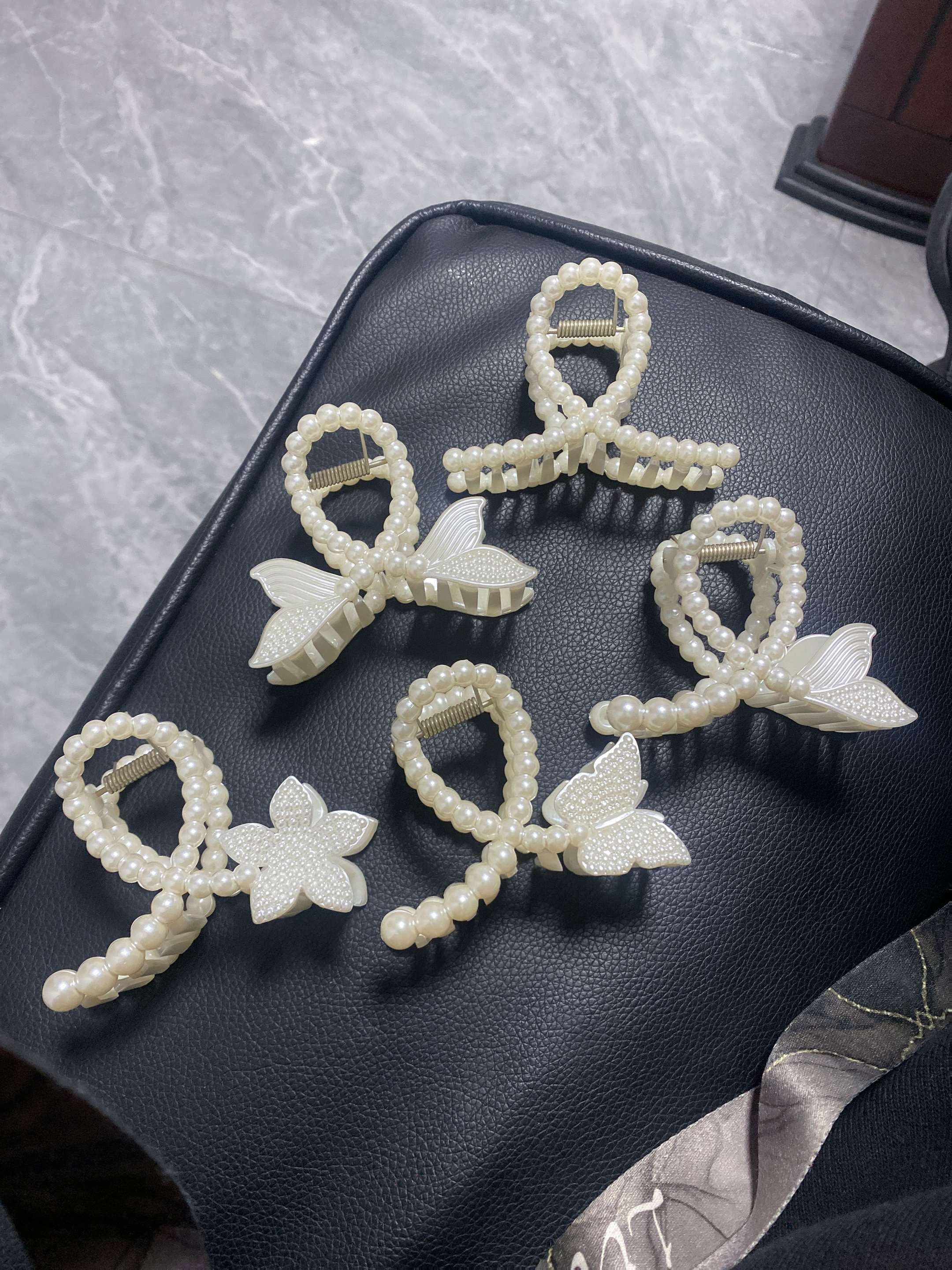 Pearl hair grab, pop elements with hair grab, hair up ponytail thumbnail