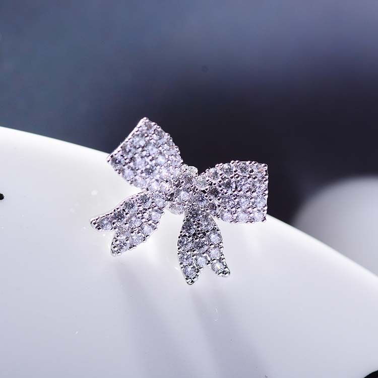77- Cute bow tie pin