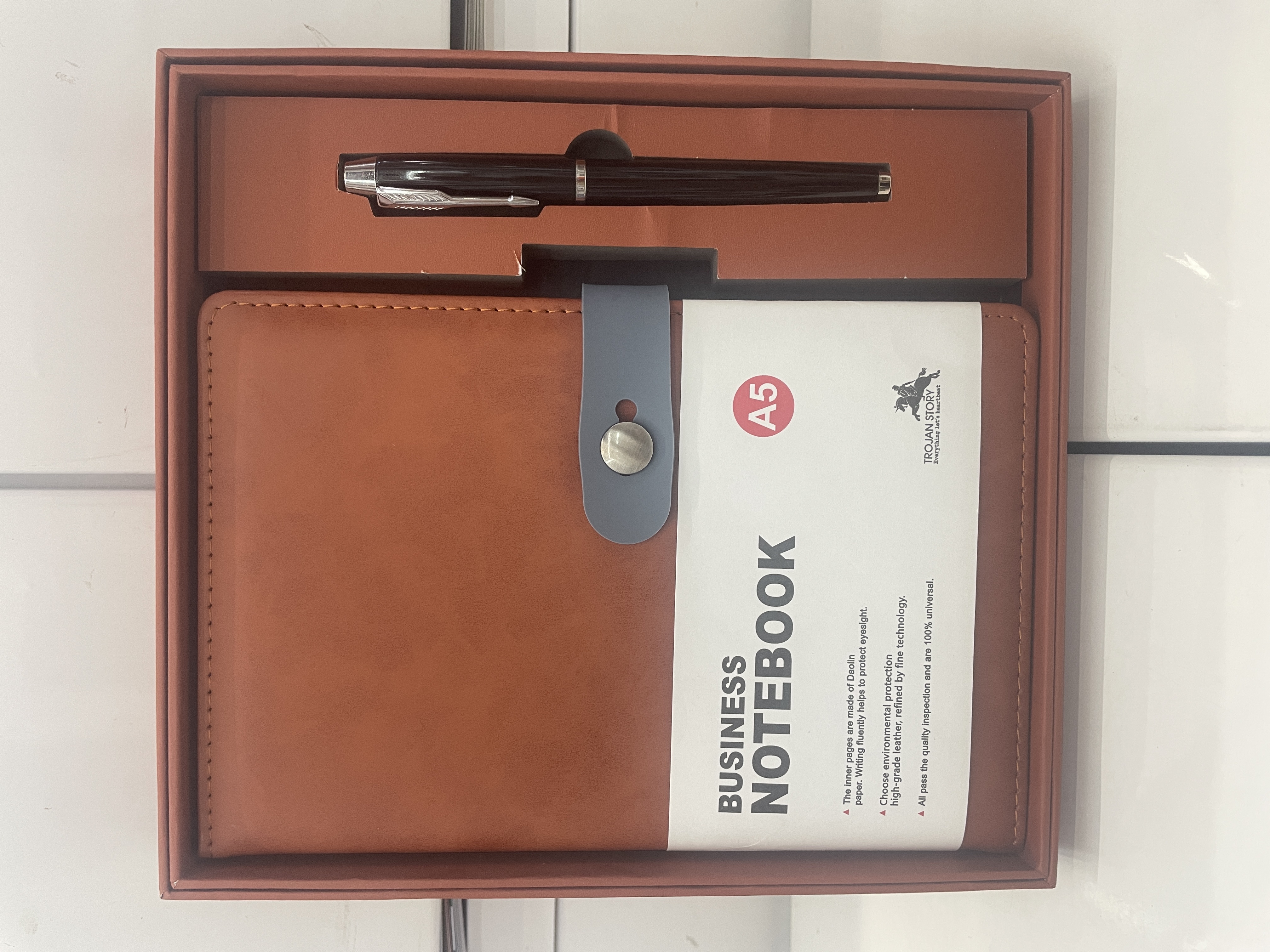 Gift Box Set Notepad Application Scenario