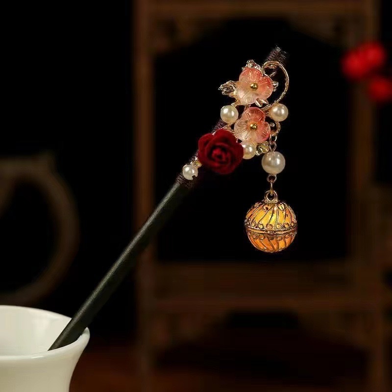 West Lake Palace Lamp Ancient Wind Glow Hairpin Red Mid-Autumn Festival Lantern Bride Step Fringe Hair Hairpin Hanfu Accessories
