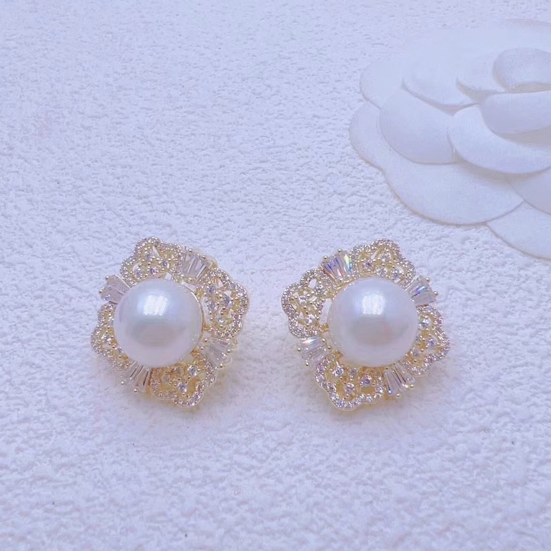 Genuine Heavy Duty Zircon Pearl Earrings Application Scenario