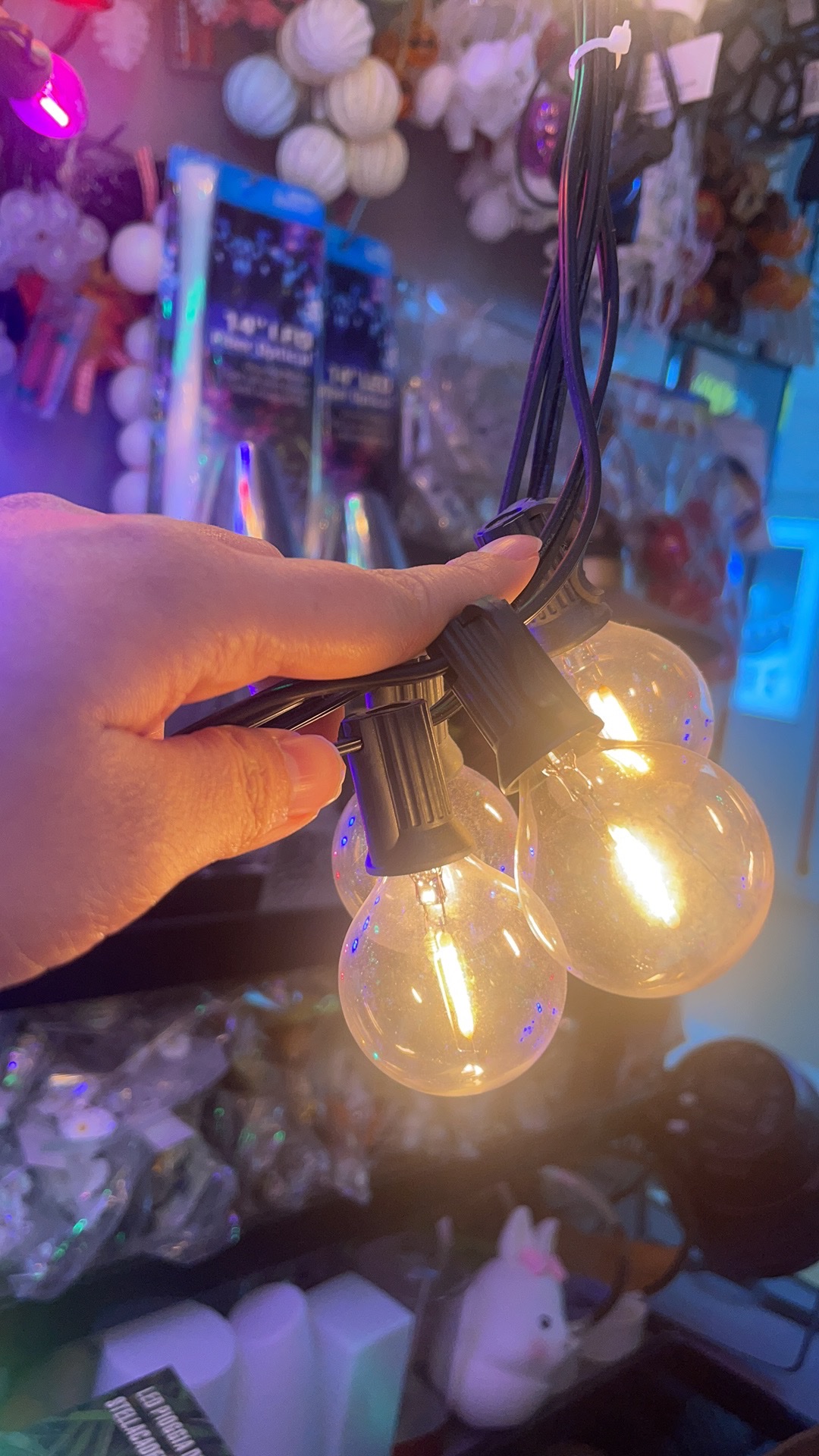 G40 led string lights, outdoor waterproof, direct sales and wholesale from the manufacturer. Colorful light strings, candle light strings, electronic light, net light, night light, star moon, moon hugging, new letter light, led bedroom, birthday, festival decoration, night light Specification image