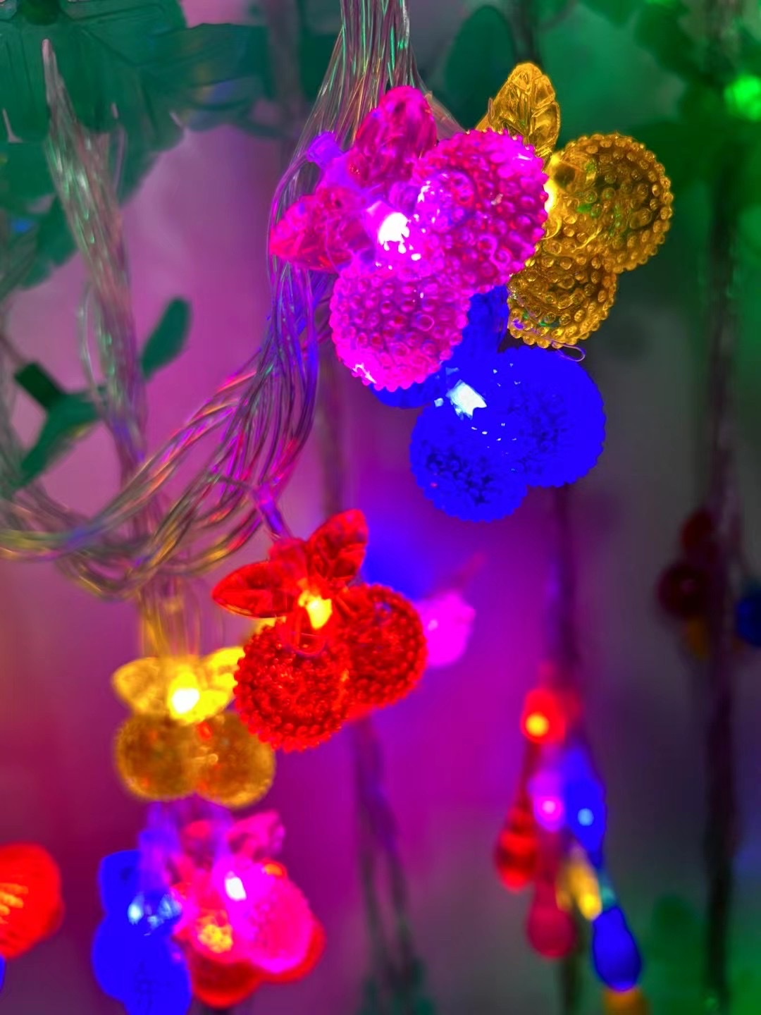 28 Head Red Flower Green Leaf Triangle Leaf Colorful Hanging Crystal Accessories Decorative Light Series Hot Sale details Picture