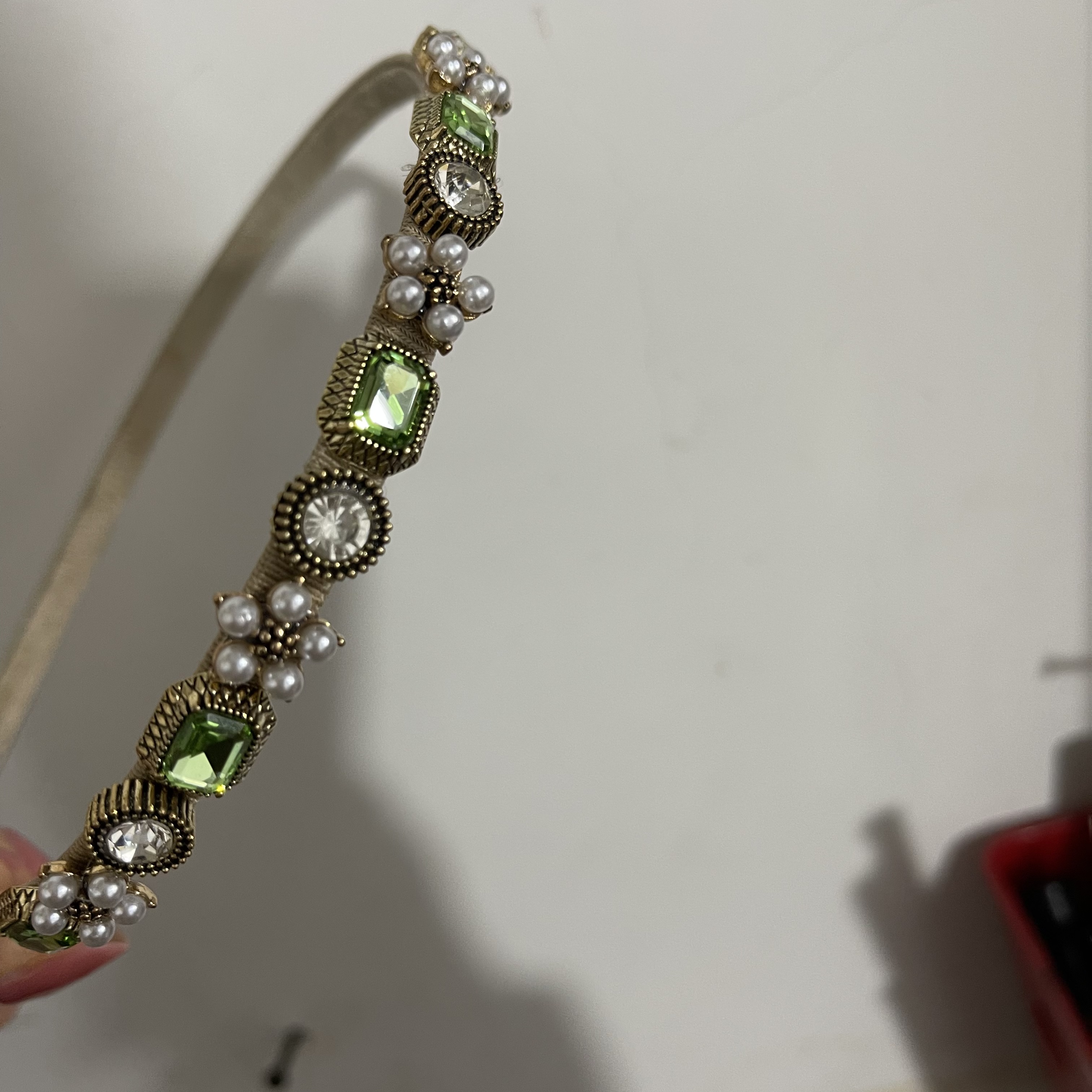 Heavy Glass Headband Application Scenario