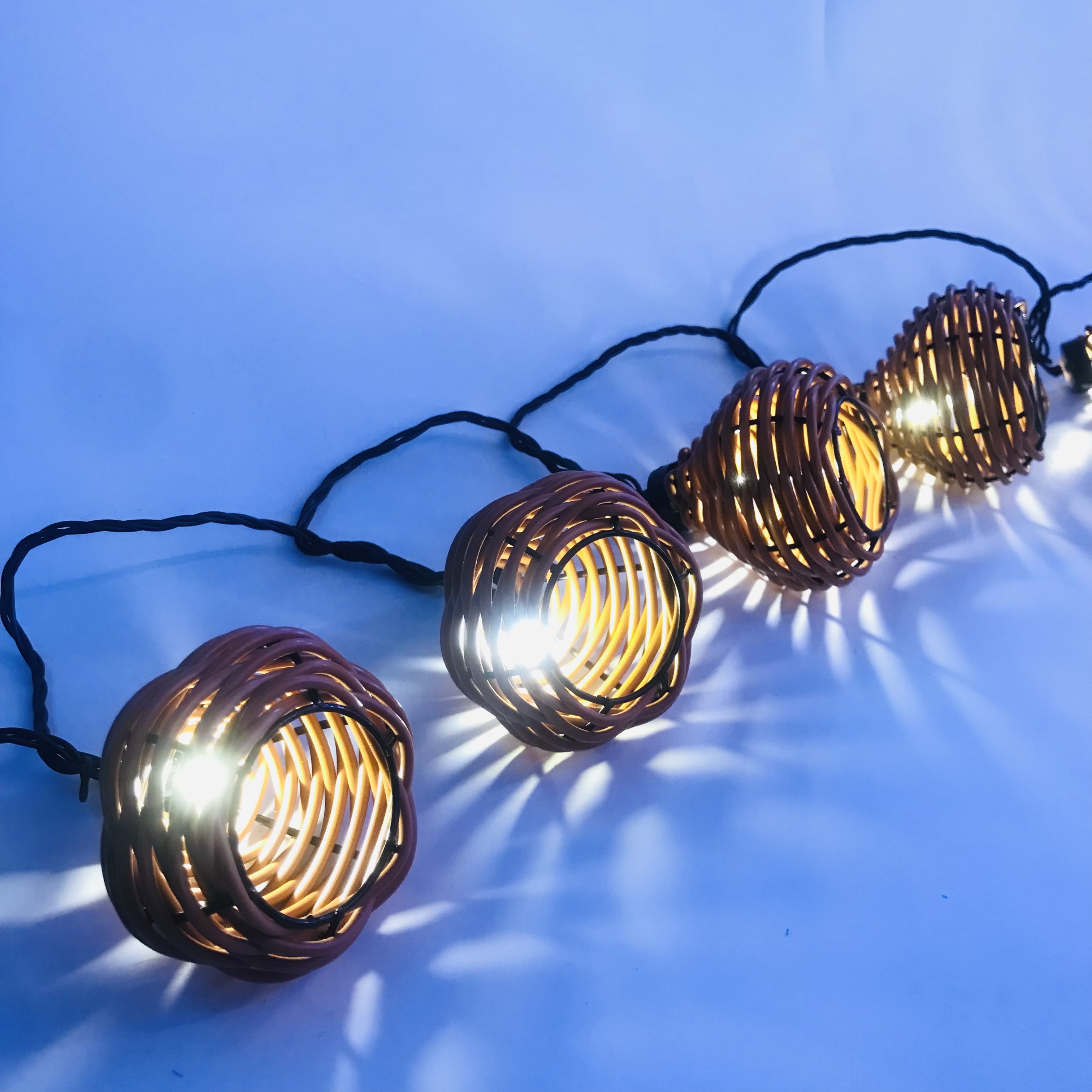 10L lanterns, garden lamps, woven ball lamps, rattan ball lamps, string Christmas lights, colorful lights, warm white details Picture