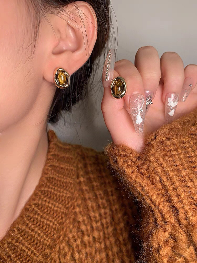 Natural Tiger Eye Stone Retro Earrings Niche Design Sense Of High-Grade Maillard Autumn And Winter Earrings Circle Face Earrings Women details Picture