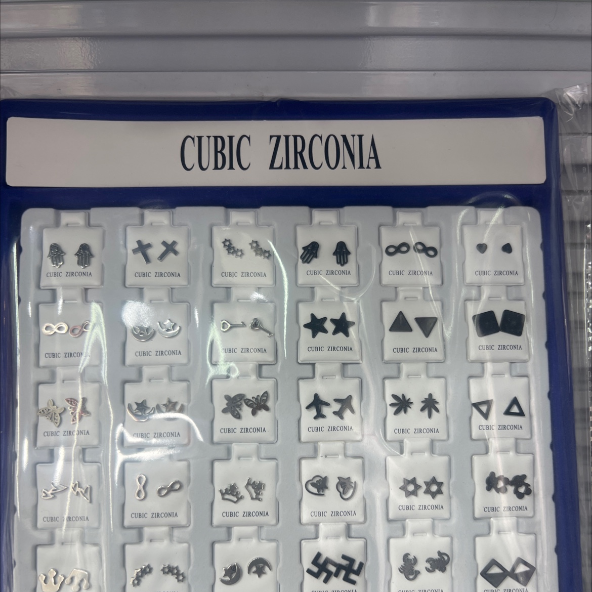 36 pairs of stud earrings! Stainless steel material, durable and fashionable, great value price, do not buy you will regret! Flash sale! thumbnail