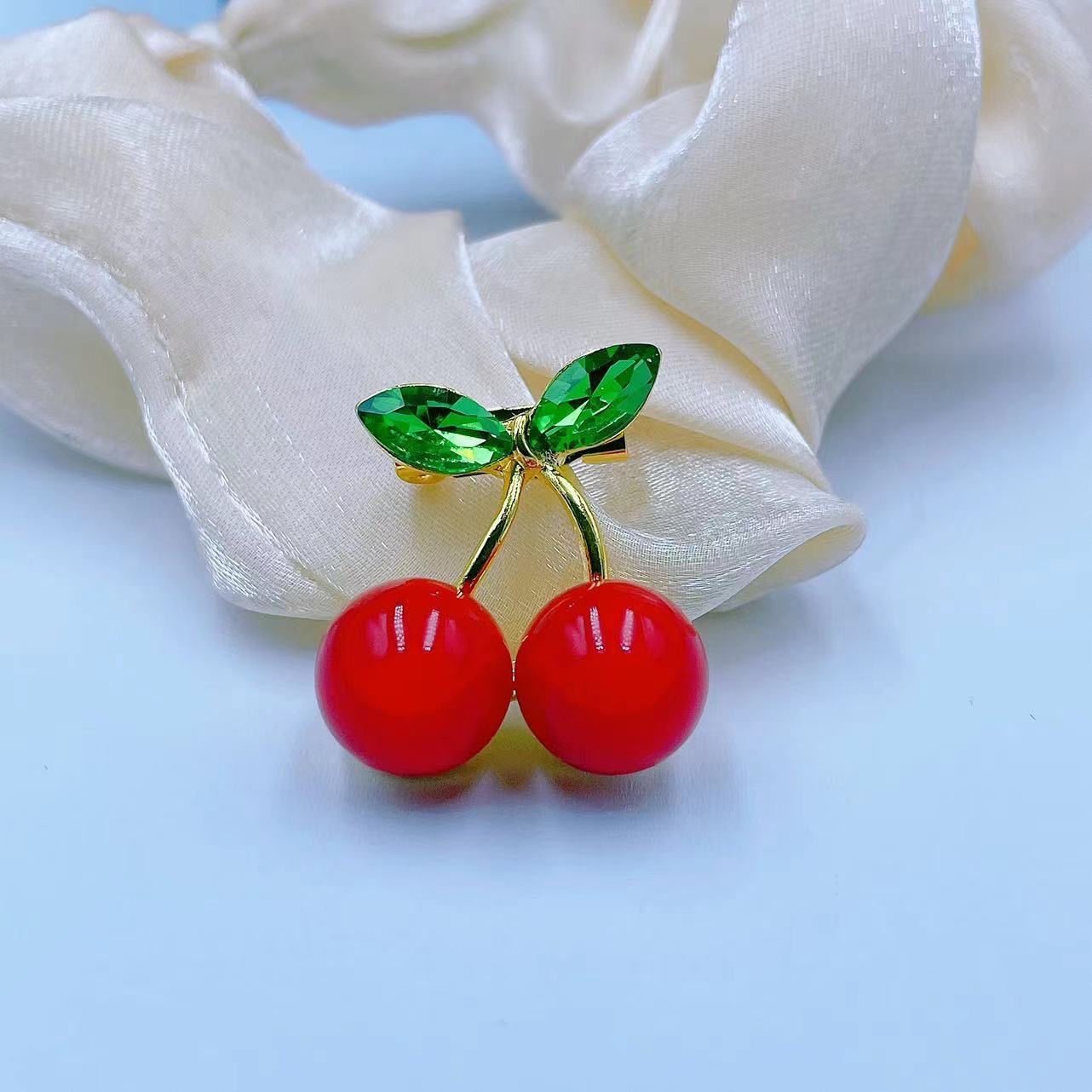 Cherry brooch factory direct sales Specification image