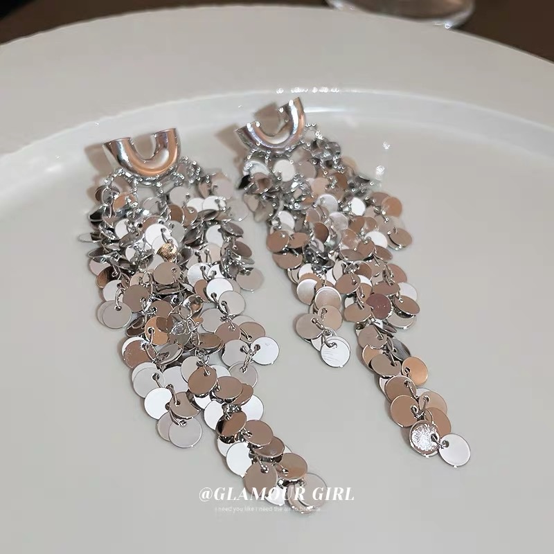 Niche Design High-Grade Metal Sequin Fringe Earrings Female Light Luxury Fashion With 2023 New Trendy Earrings Application Scenario