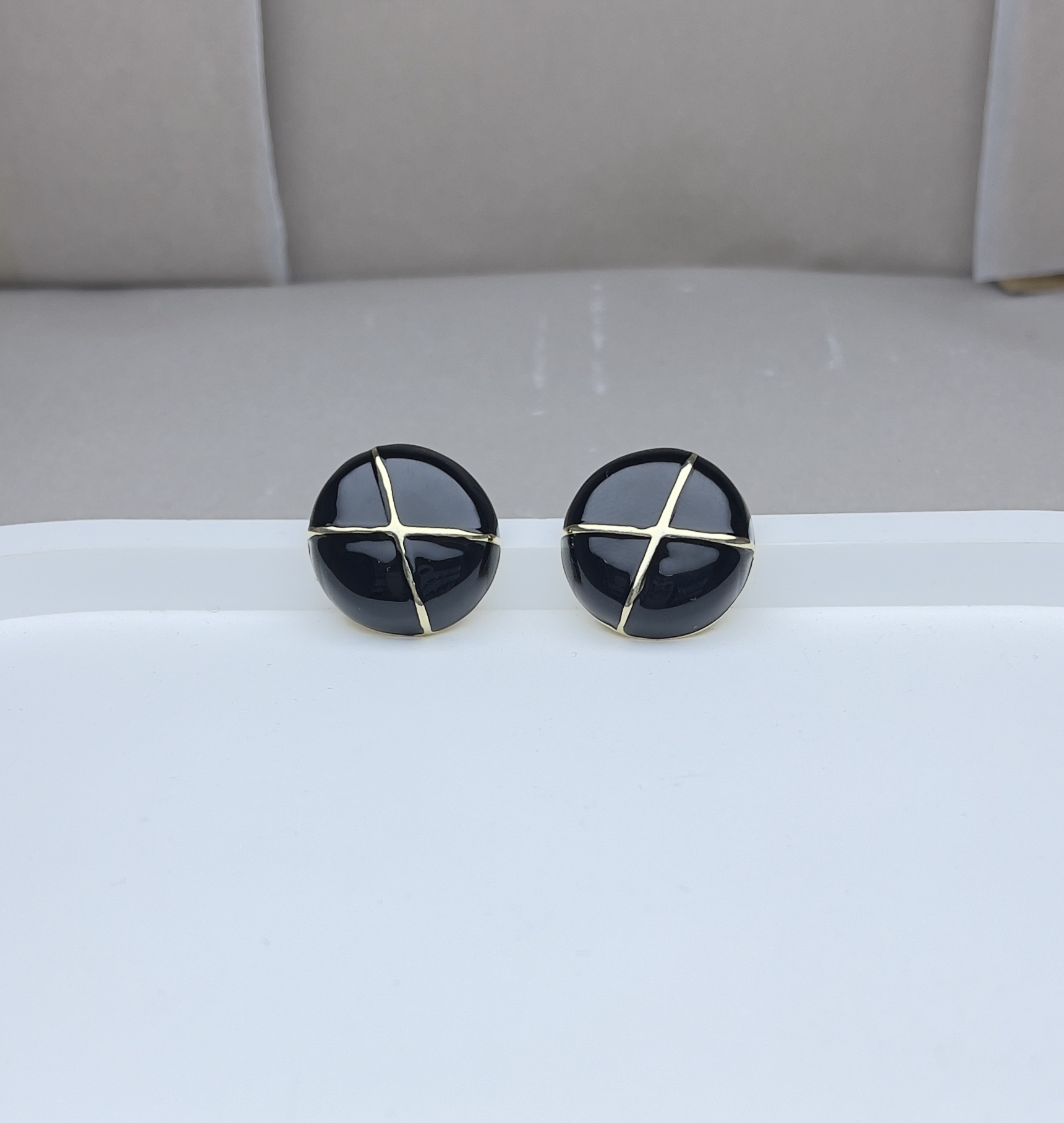18K Maillard color series autumn and winter oil-dropping ear studs