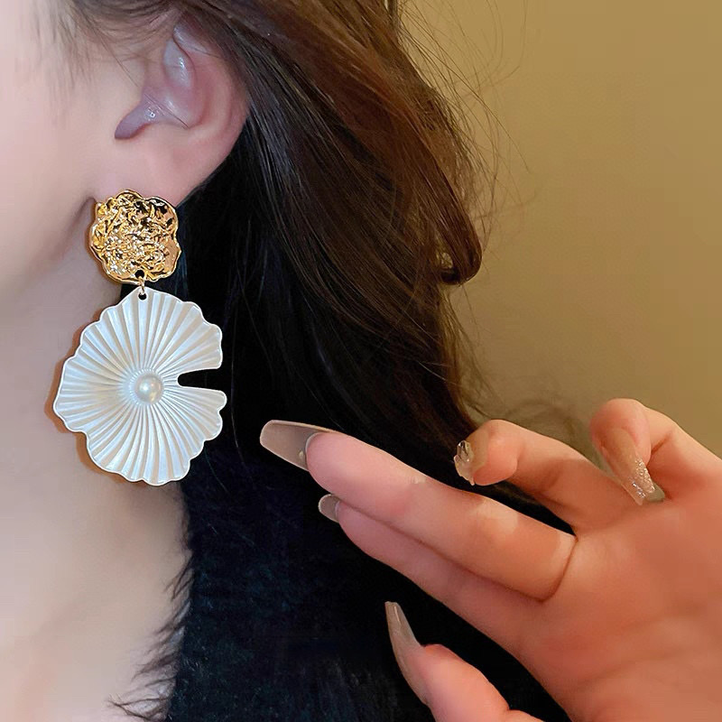Small Exaggerated Metal Lotus Leaf Earrings Female Small Design Sense French Silver White Flower Pearl Earrings details Picture