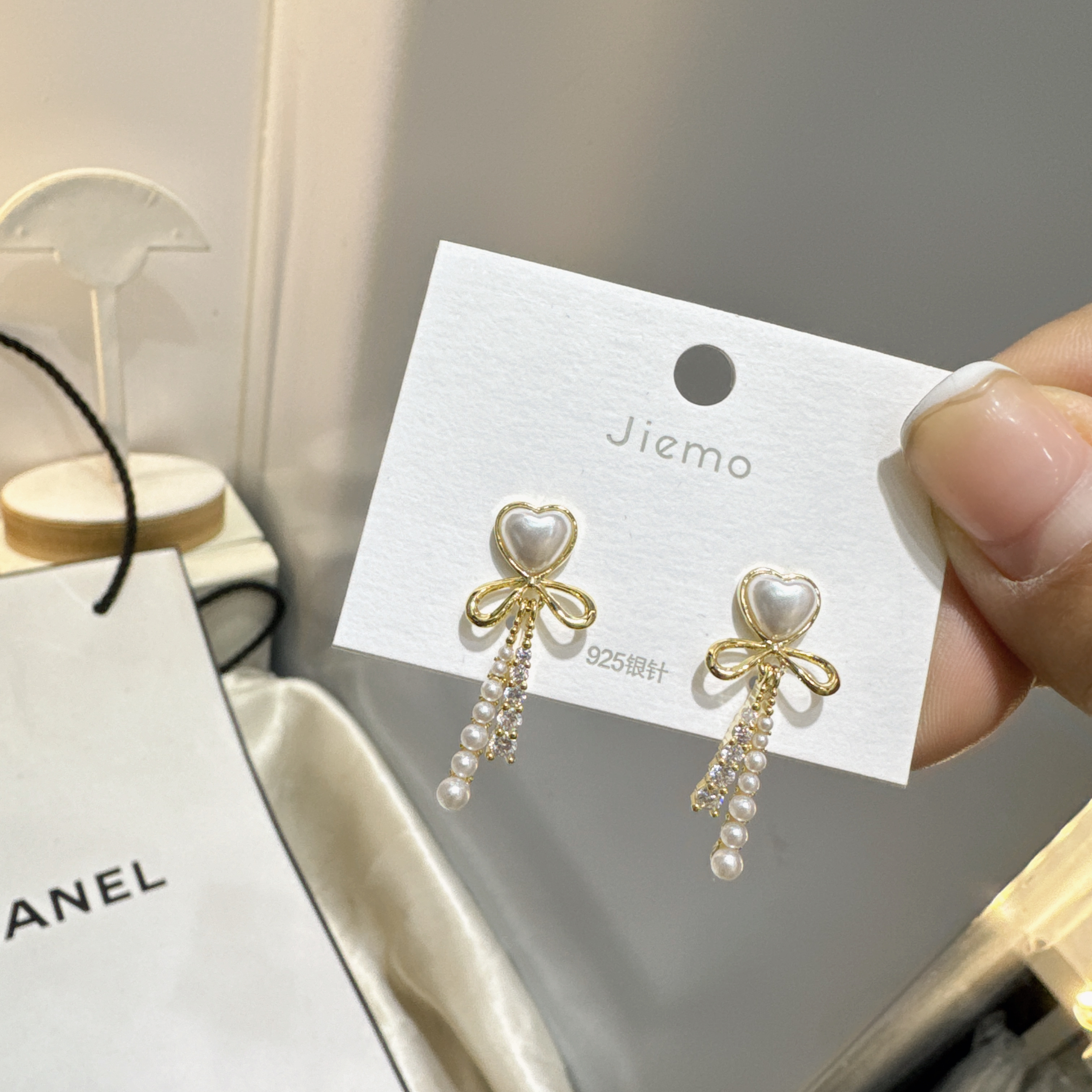Heart-shaped earrings