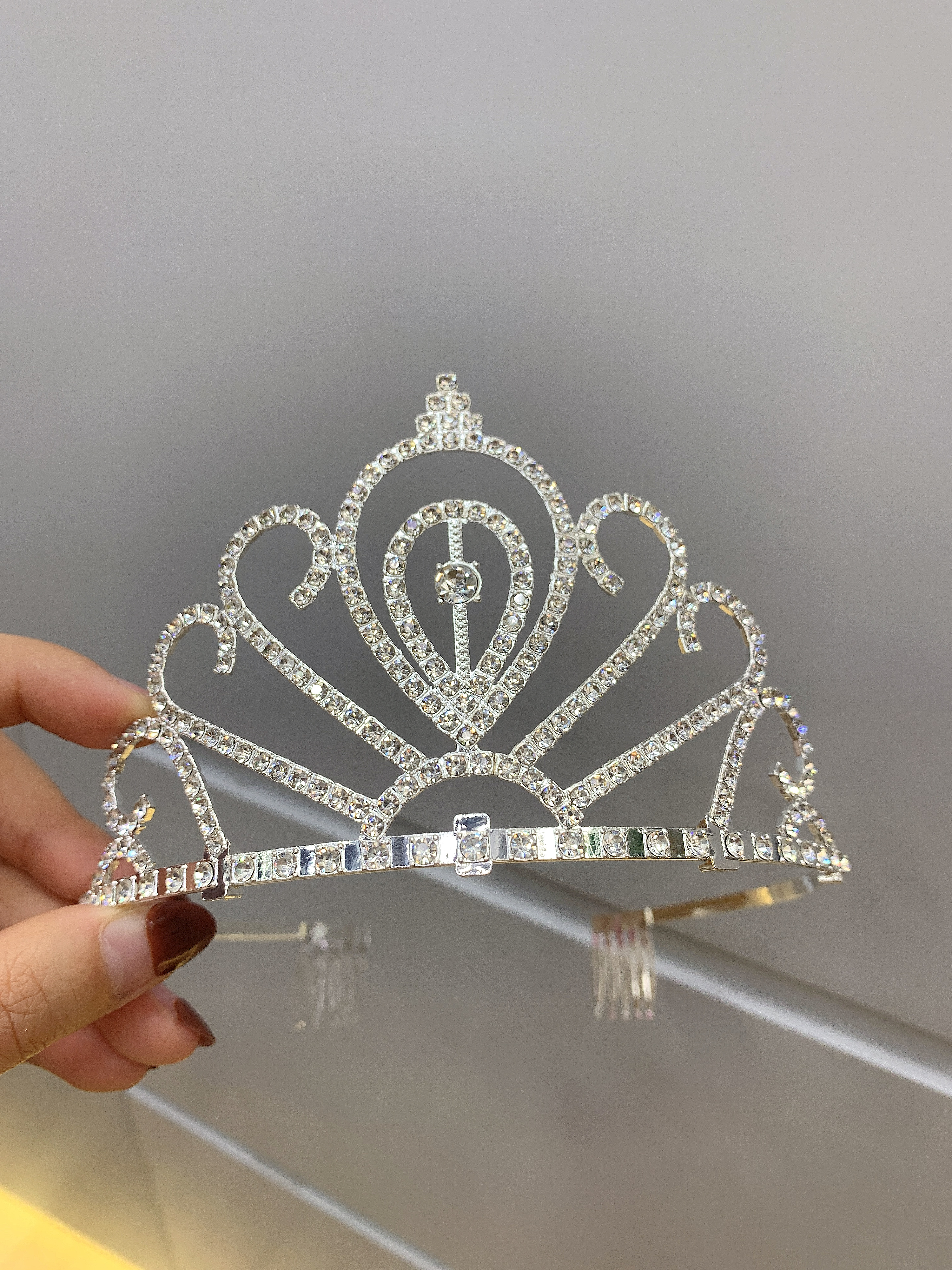 Fashion Headband
The Great Crown 👑
Hot Seller 🔥 details Picture