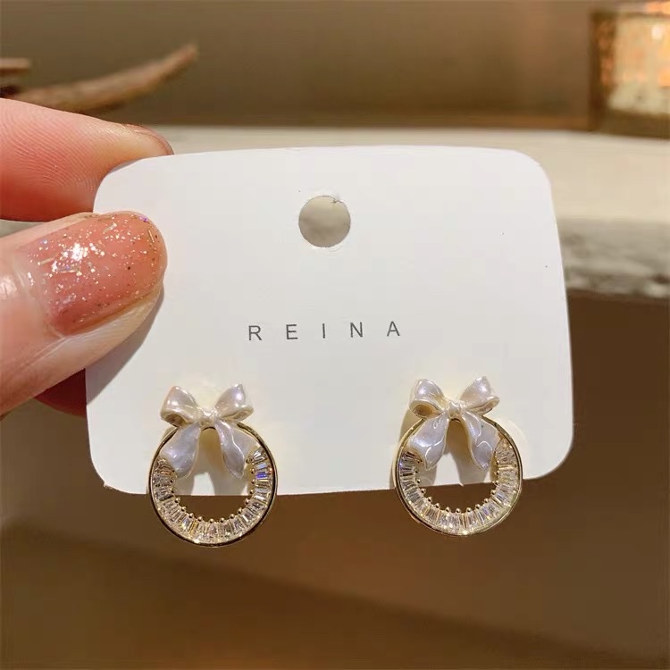 2023 New garland niche design sense earrings female light luxury senior design sweet fresh bow diamond stud thumbnail