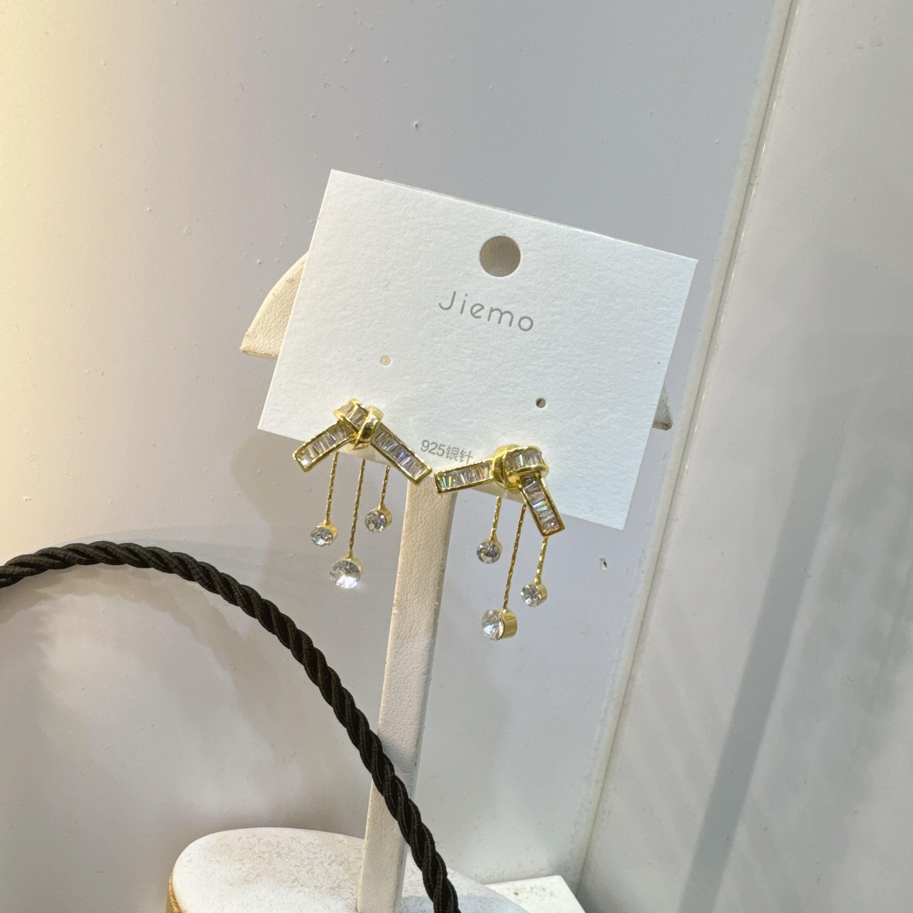 Zircon tassel earrings