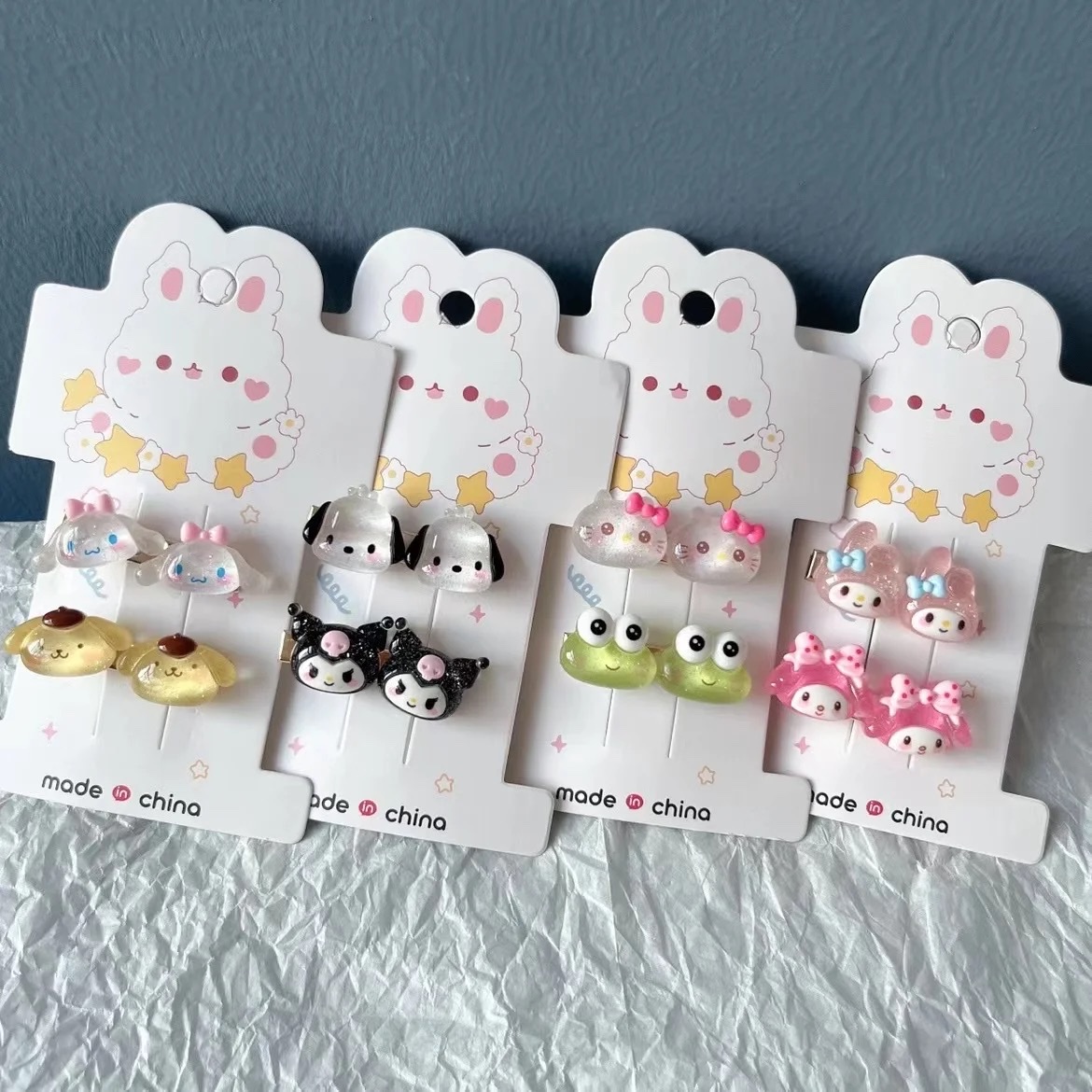 Hairpins are trendy and fashionable small accessories for children Item Picture