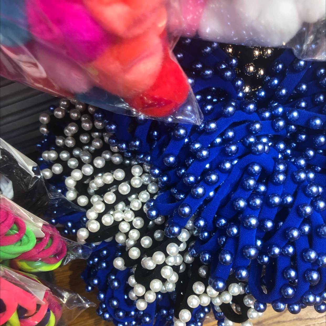 轻便长续航/高清显示笔记本白底实物图