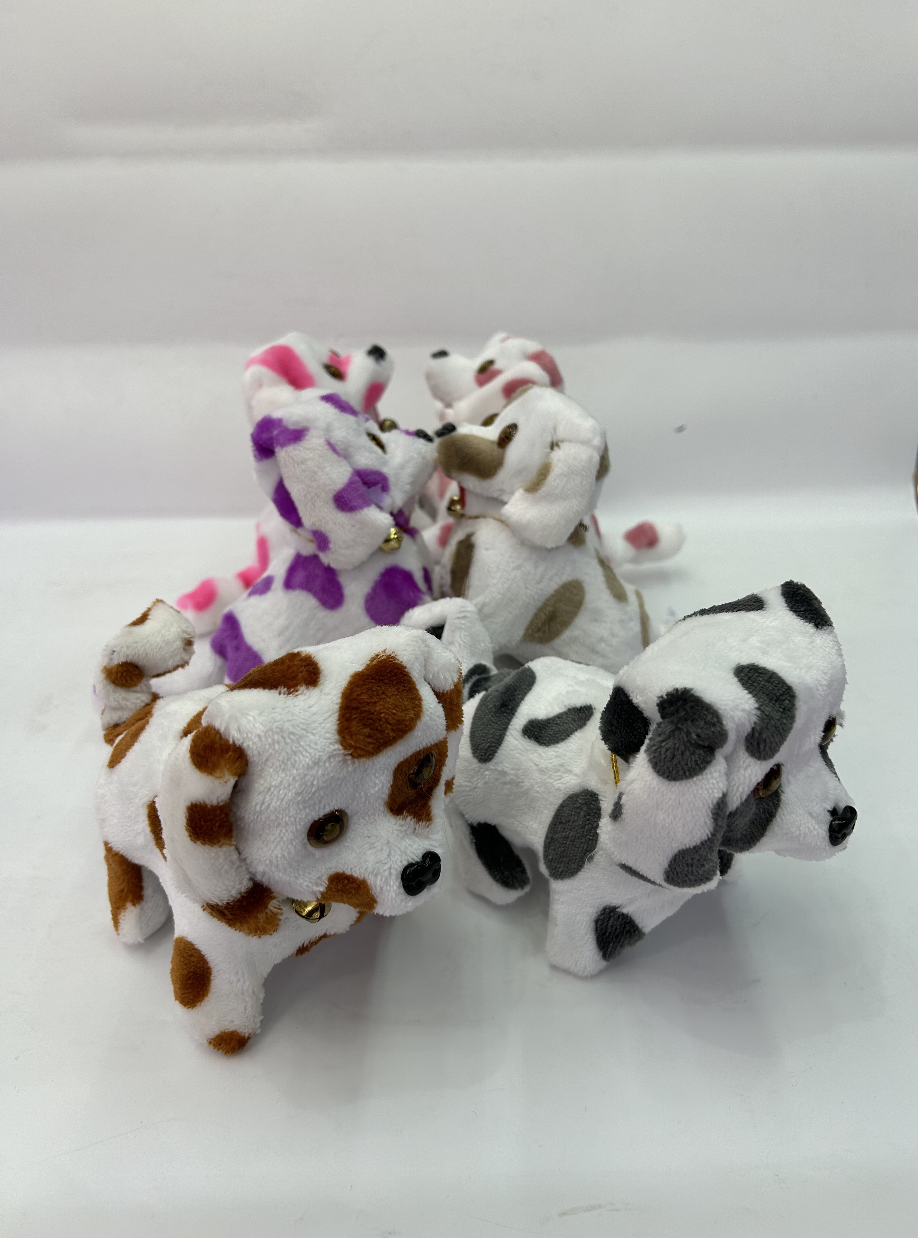 毛绒玩具会动跳舞，带灯光，多功能