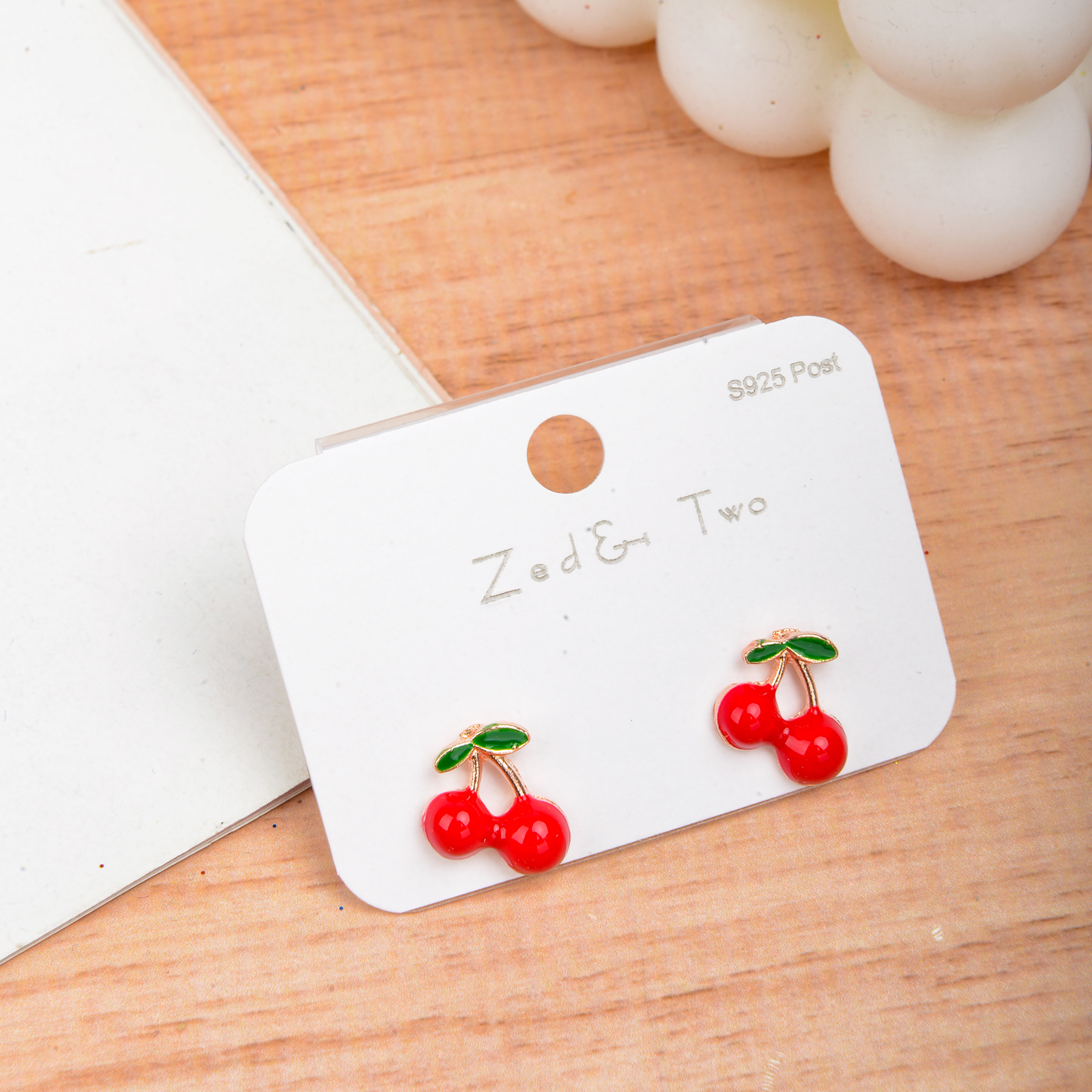 Accessories and earrings: Trendy stud earrings, new European fashion, New European fashion, fresh and delicate cherry style details Picture