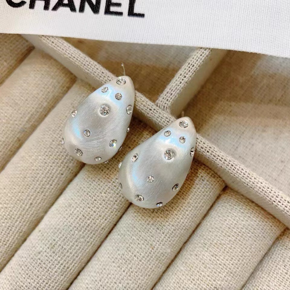Korean Minority Temperament Personality Design Sense Comma Fashion Trend High-Grade Diamond Earrings Fate Season details Picture