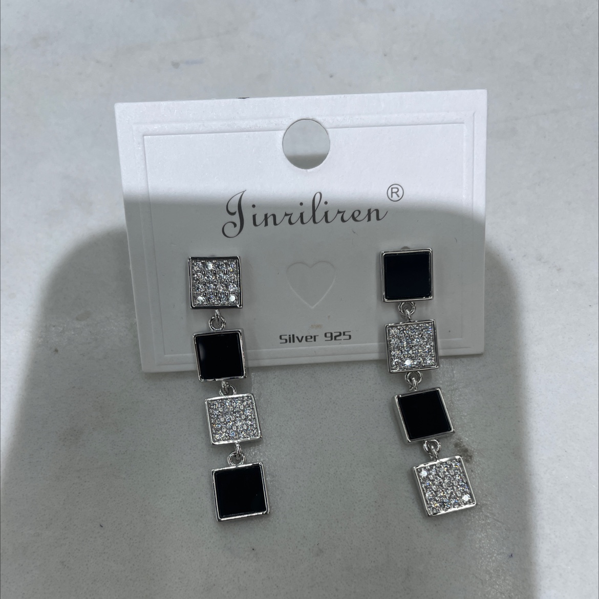 Today's Beauty Korean-style fashion earrings feature a simple, elegant and fashionable geometric pattern design style Specification image