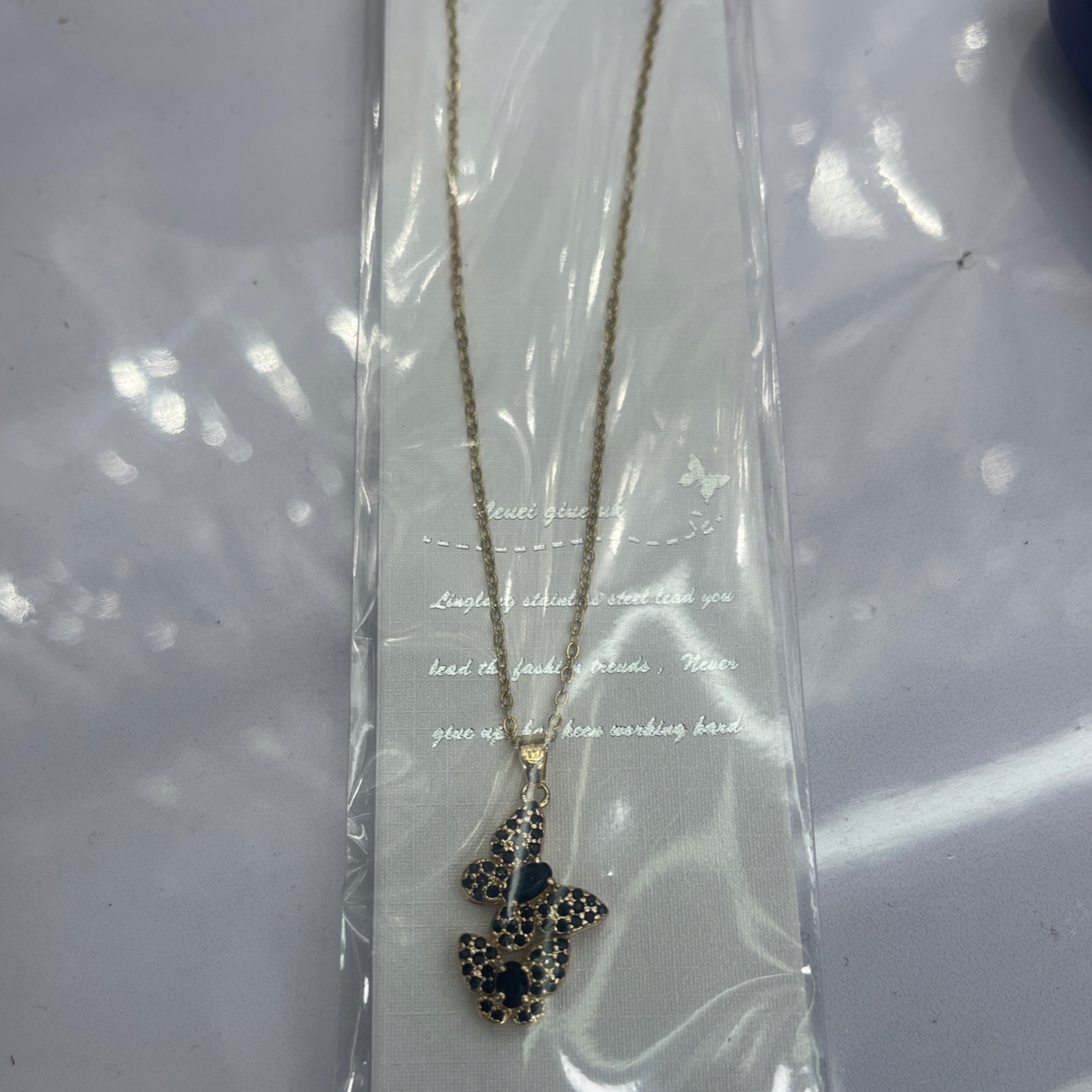 银饰珍珠项链 精致饰品 优雅珍珠吊坠 高贵典雅女士首饰 简约时尚配饰