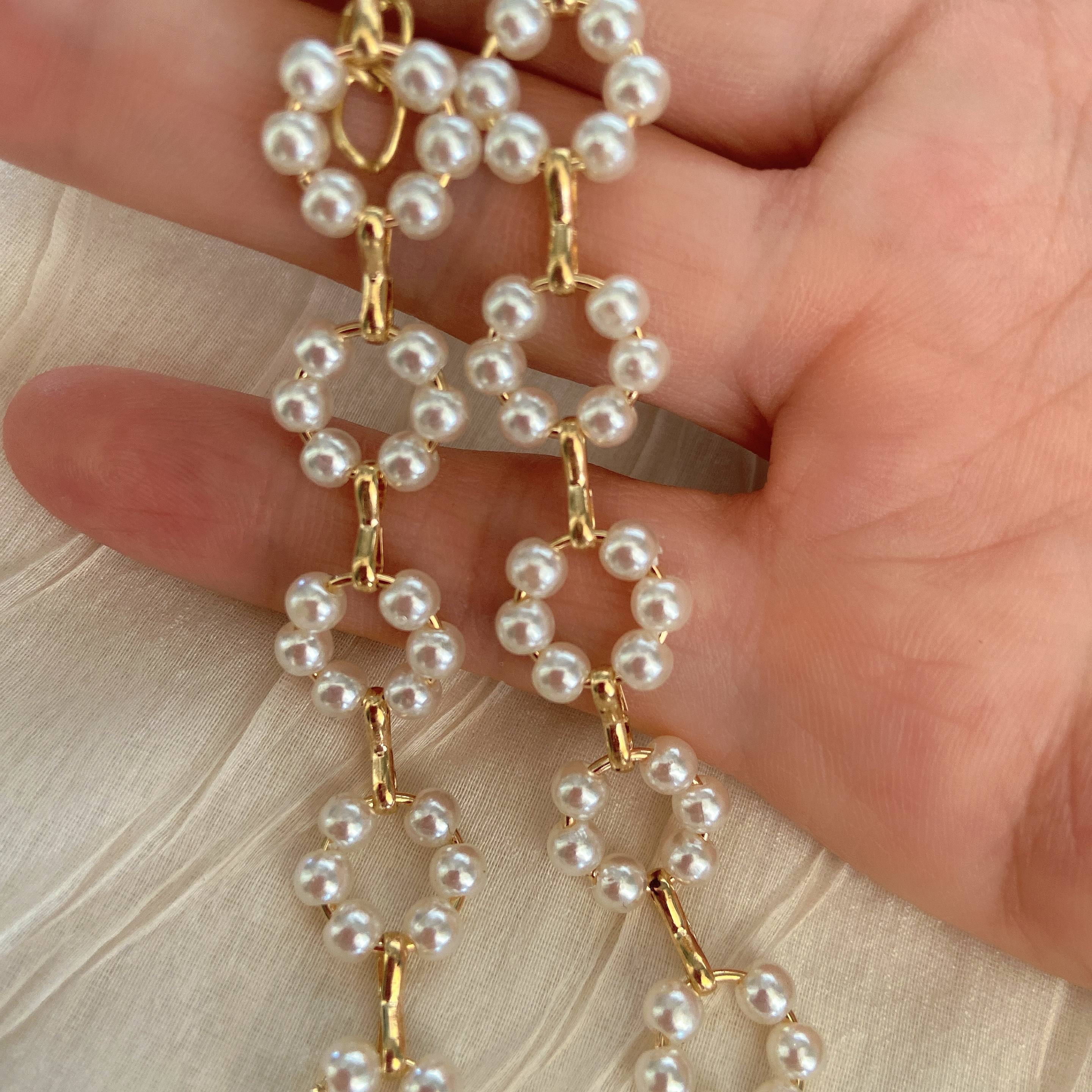 Handmade chain pearl necklace: Fashionable, simple, elegant and niche collarbone necklace Specification image