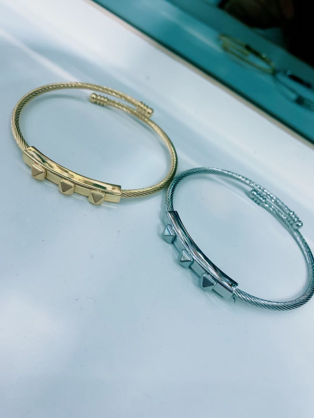 Titanium steel bracelet, available in two colors