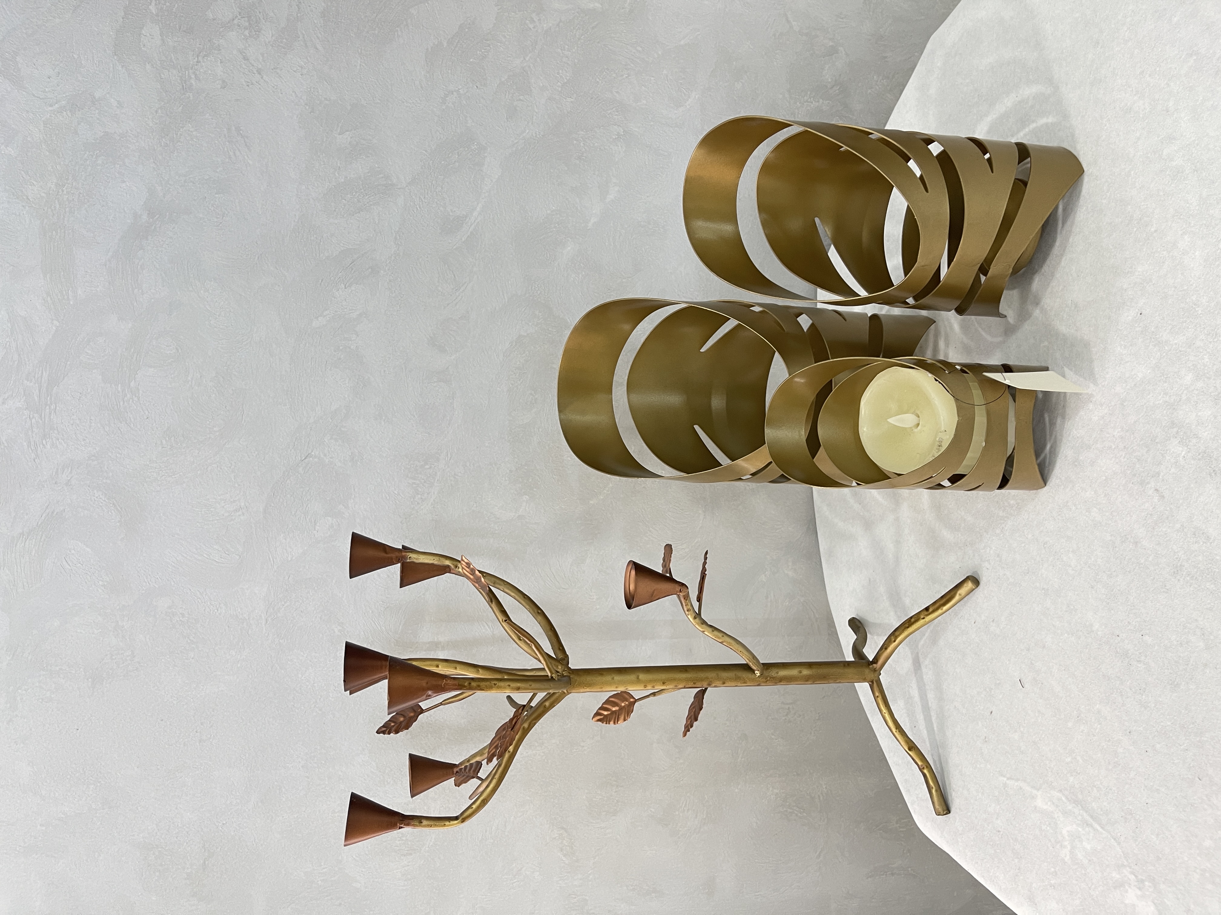 Creative design of iron candlesticks, high-end candlesticks for both foreign trade and domestic sales, hotel and home candlesticks Specification image