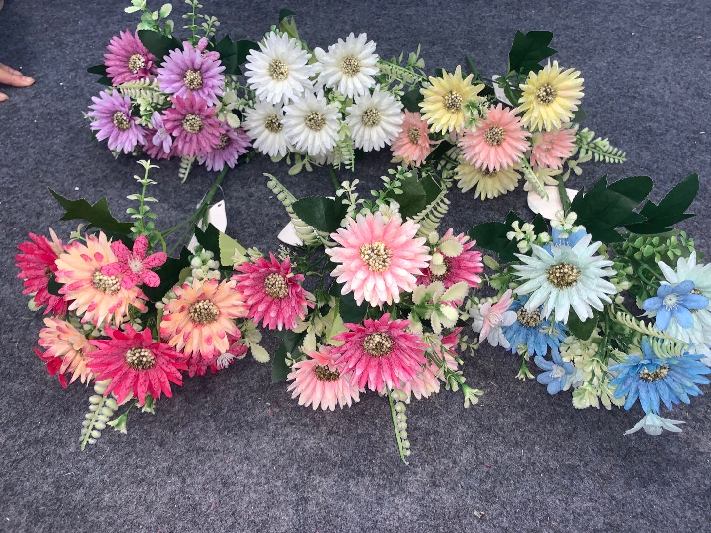 创意饰品仿真花清明花款 教师节礼物装饰品 环保材质 色泽鲜艳持久不褪色仿真花