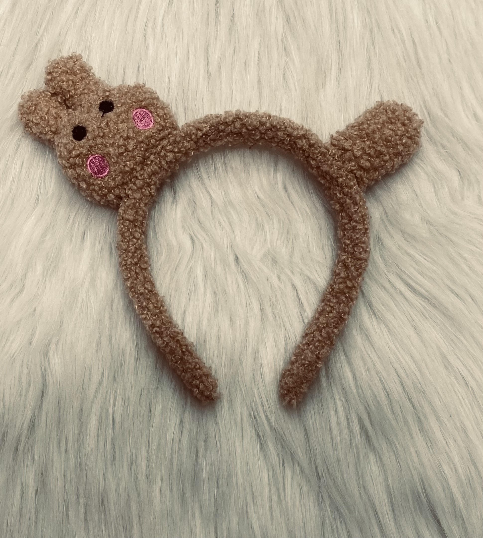 New product on the market! Super value lambskin rabbit hair band + cat hair clip, three-in-one headwear for washing your face, tying your hair and applying makeup, the same style as Internet celebrities, cute and practical! details Picture