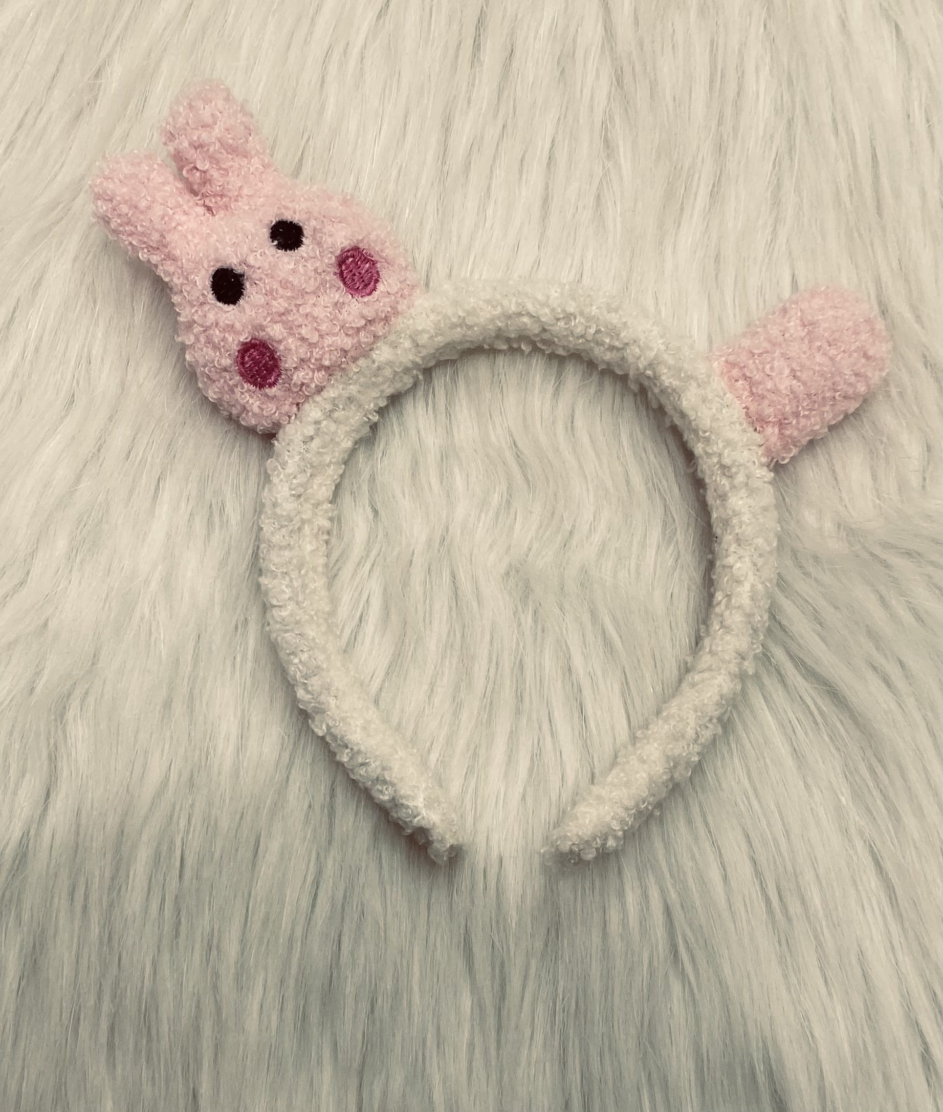 New product on the market! Super value lambskin rabbit hair band + cat hair clip, three-in-one headwear for washing your face, tying your hair and applying makeup, the same style as Internet celebrities, cute and practical! Item Picture