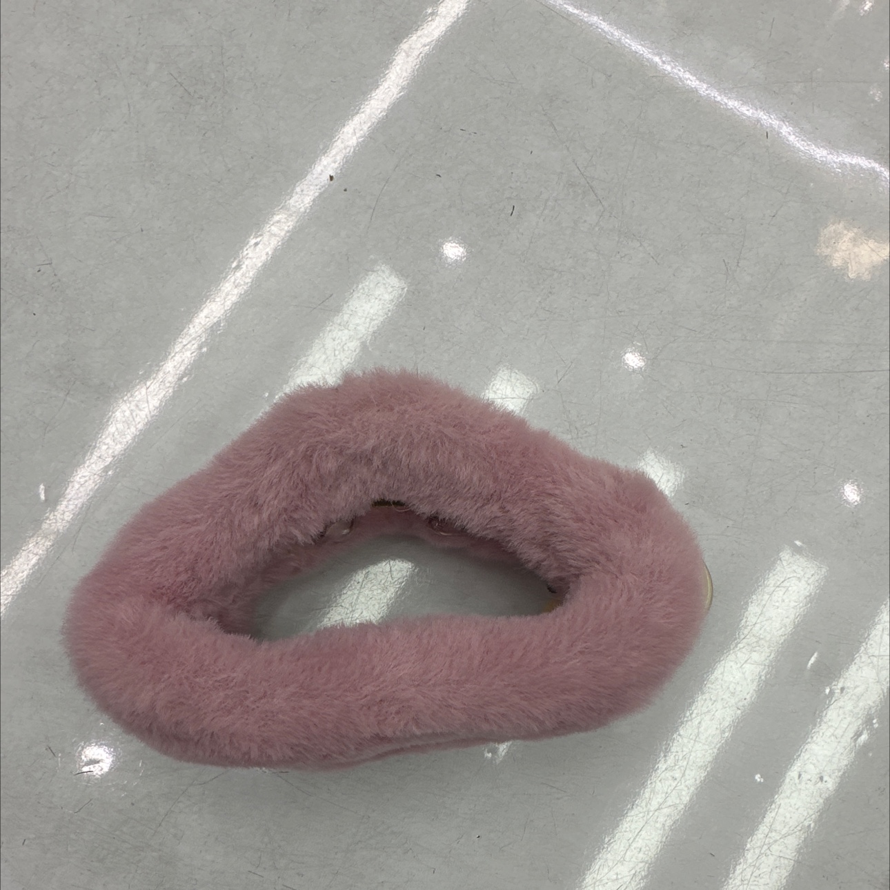 New product on the market! Super value hair grippers, long-lasting and secure without damaging your hair, allowing you to easily create a perfect hairstyle! Act quickly! Missing out will be a regret! details Picture