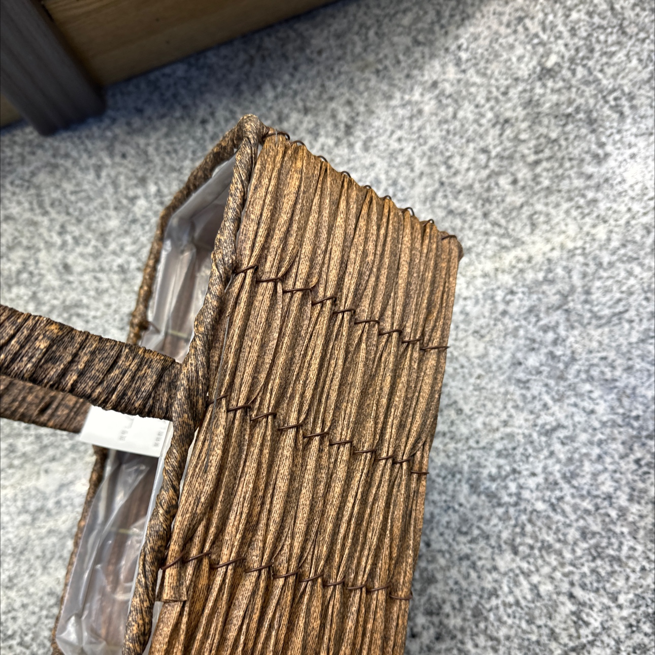 New product on the market! Hand-woven flower baskets made of PP material, durable and practical, making your home feel warmer and more cozy! Specification image