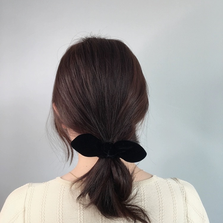 The velvet bow hair tie is simple and elegant. The velvet hair tie exudes a sense of style. The black bun hair loop leather case is highly elastic and feminine detail image 5