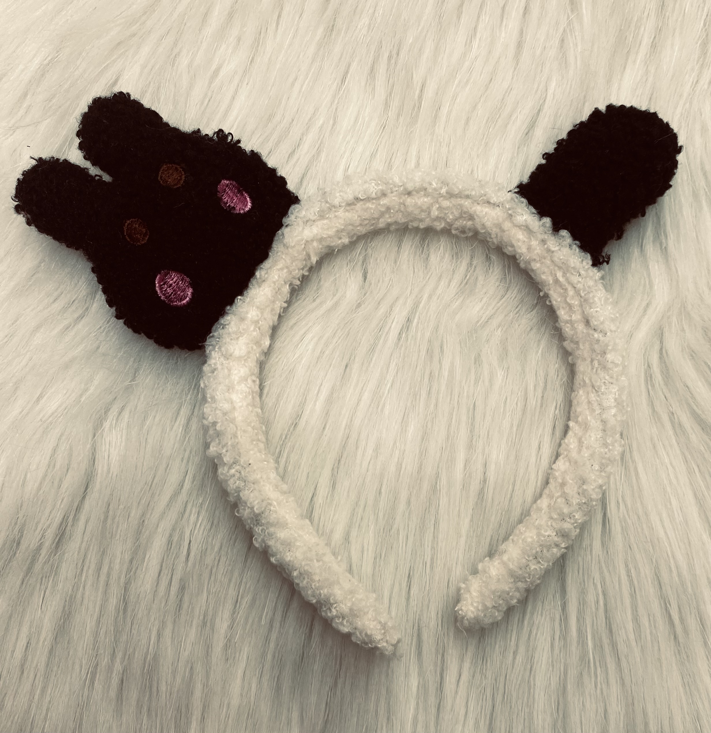 New product on the market! Super value lambskin rabbit hair band + cat hair clip, three-in-one headwear for washing your face, tying your hair and applying makeup, the same style as Internet celebrities, cute and practical! Application Scenario