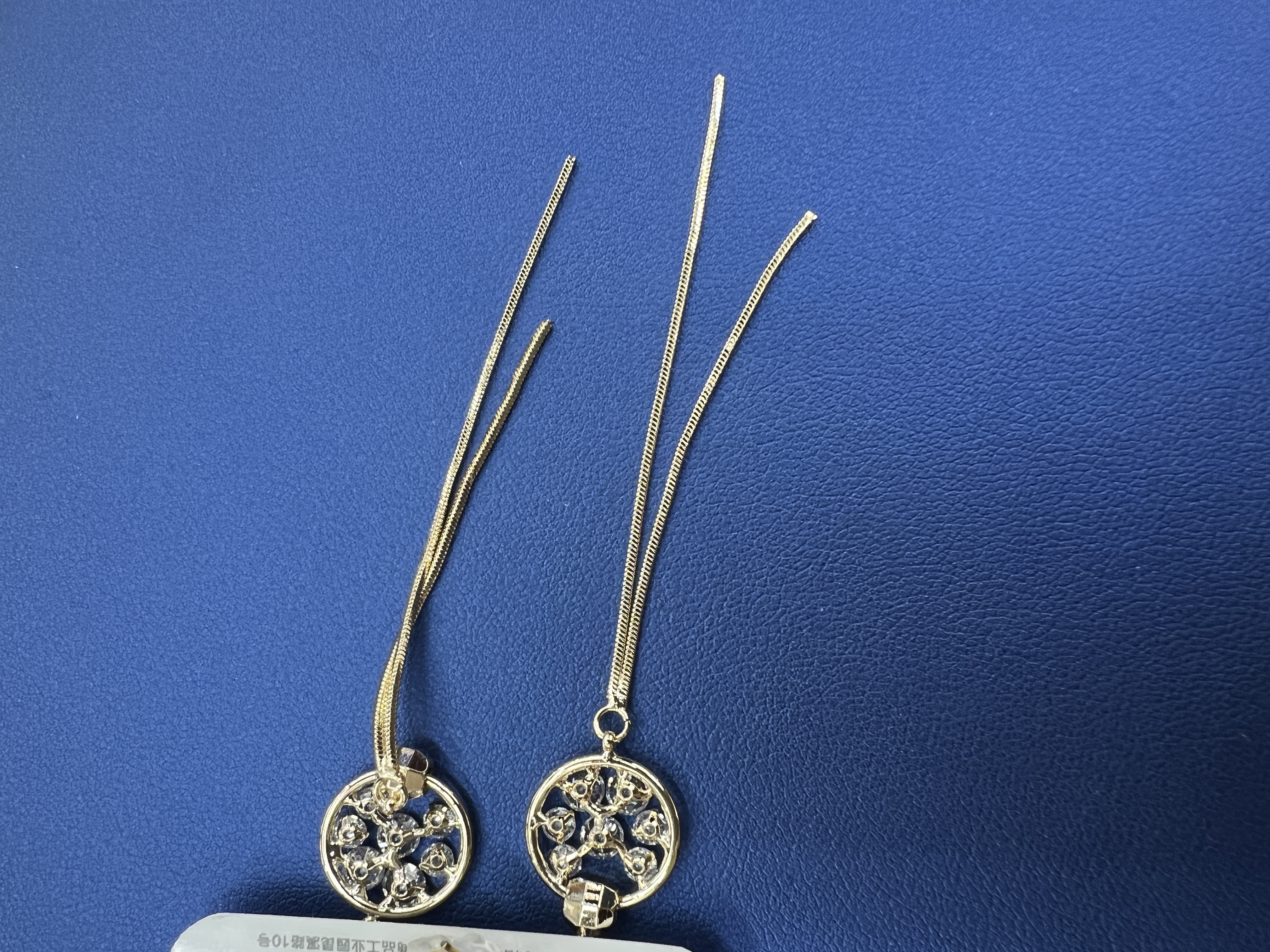 New 1218 jewelry products are now available! Super value stainless steel earrings, trendy earrings. The promotion period is waiting for you to choose. Missing out might be a pity! Specification image