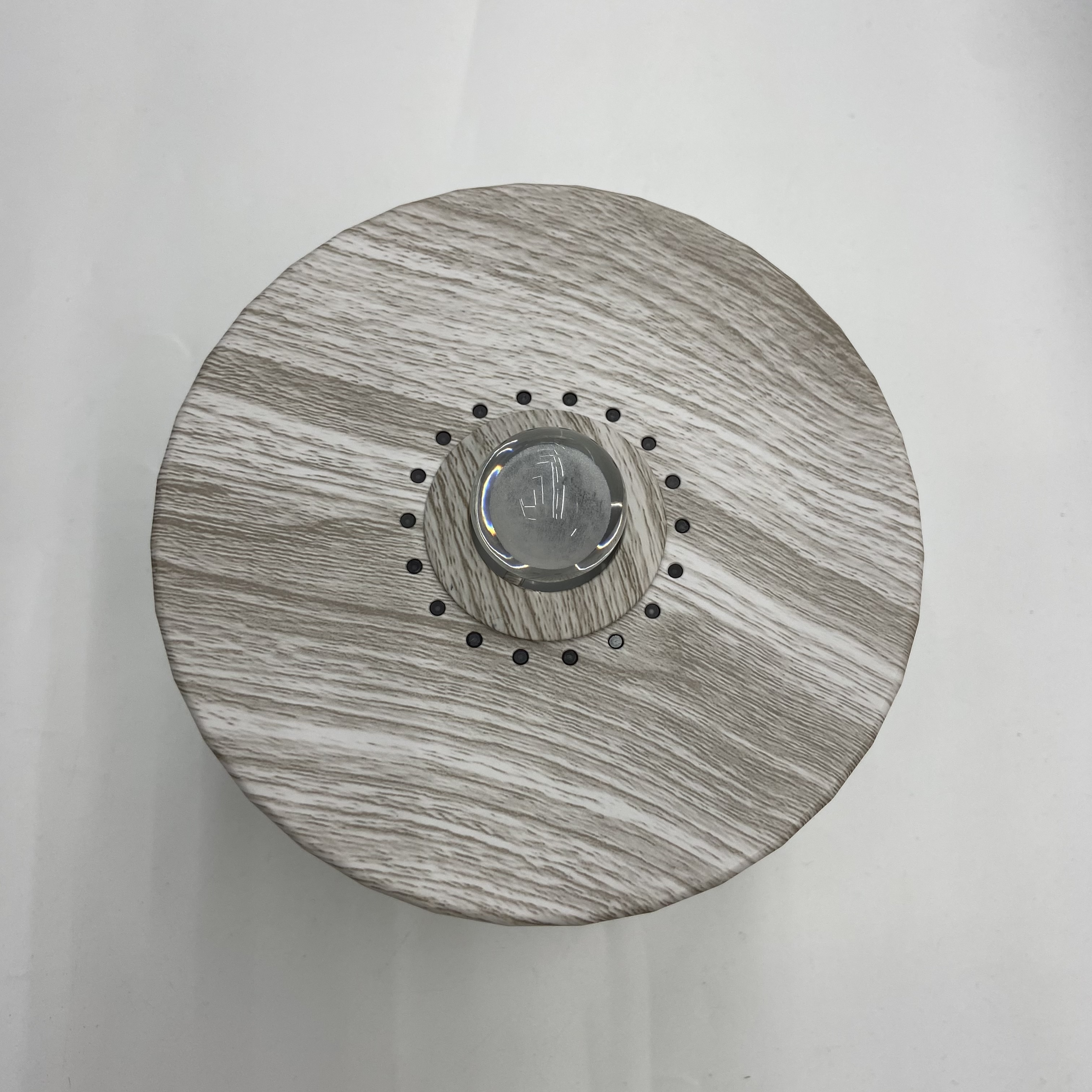 Desktop seven-color simulated flame bead wood grain aroma diffuser, bedroom air humidifier, essential oil diffuser Application Scenario