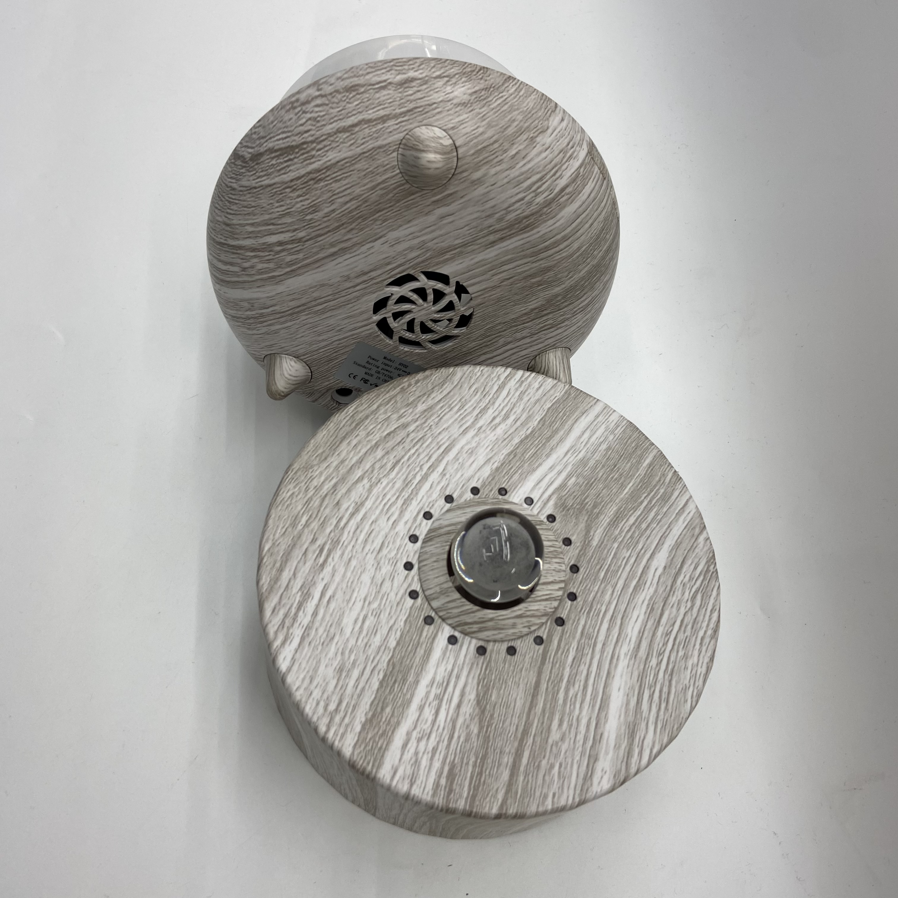 Desktop seven-color simulated flame bead wood grain aroma diffuser, bedroom air humidifier, essential oil diffuser Item Picture