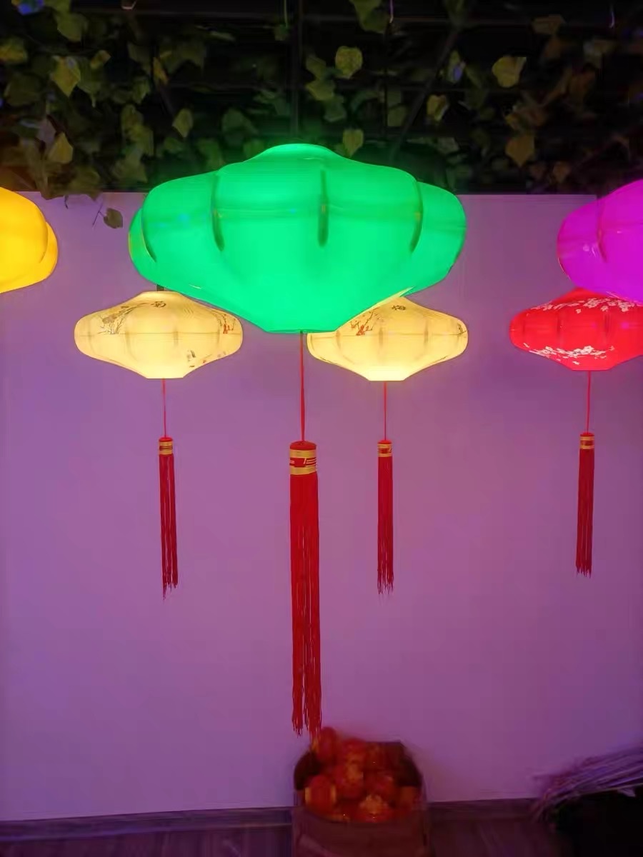 Outdoor hanging items, ancient-style lanterns, 30cm waterproof hanging tree lamps, street lighting and warm light projects, atmosphere lights, town tourist attractions, scenic spots, landscape photography, Spring Festival and National Day theme parties, event lighting, Chinese festivals Application Scenario