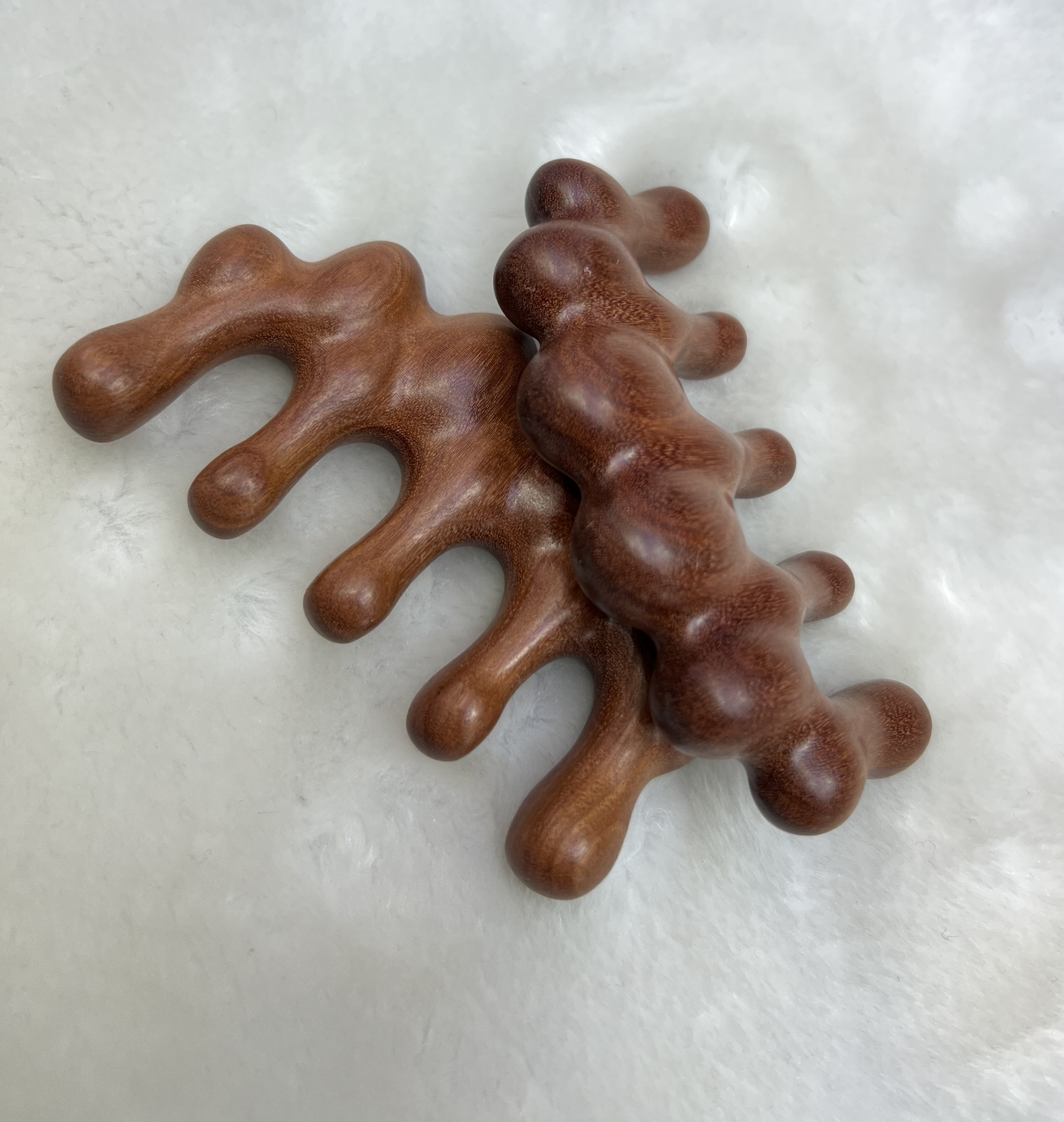 Natural rosewood dragon back massage comb, portable household massage comb details Picture