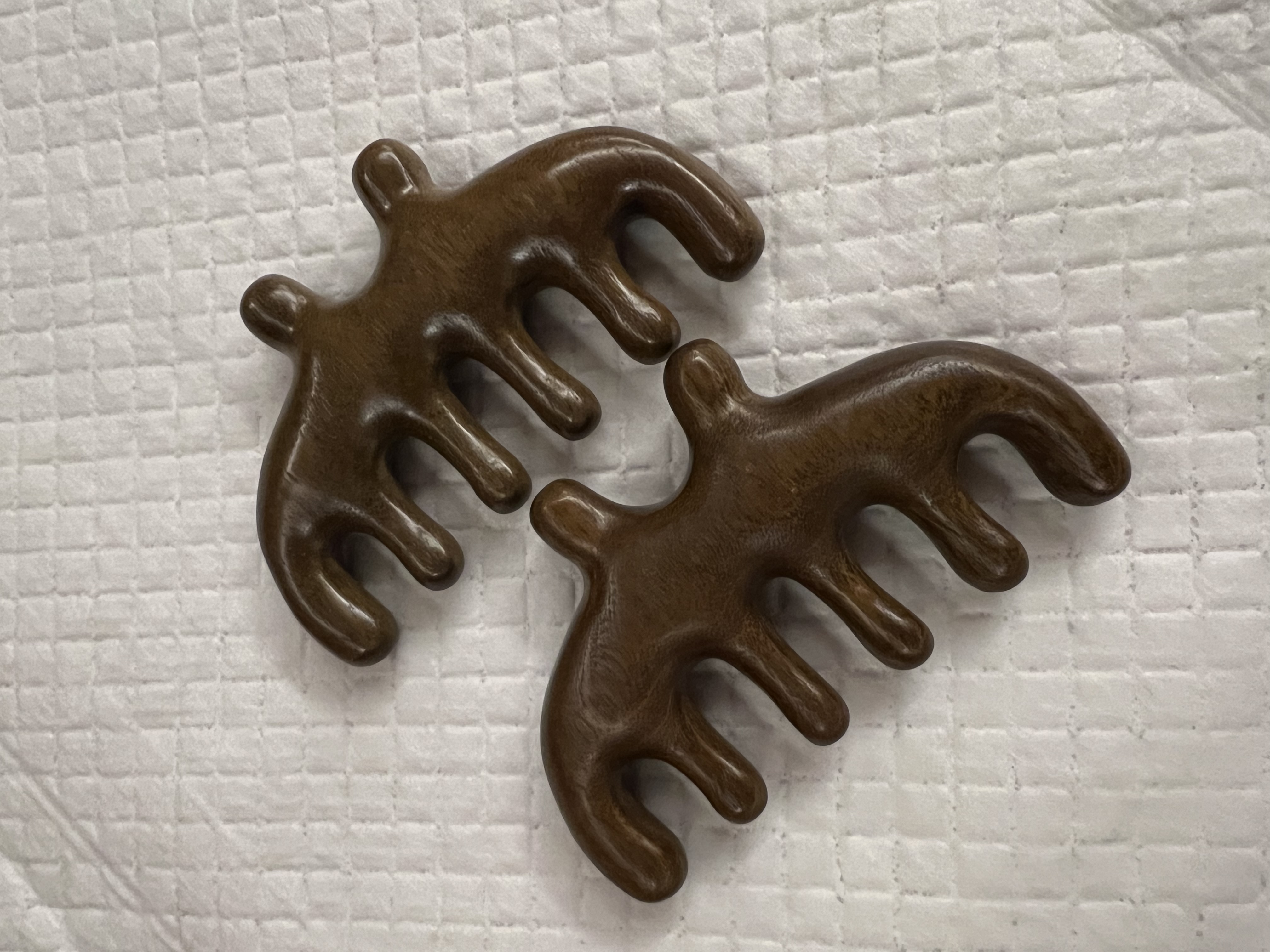 Natural log golden thread sandalwood whole wood custom-made massage meridian and acupoint massage comb detail image 2