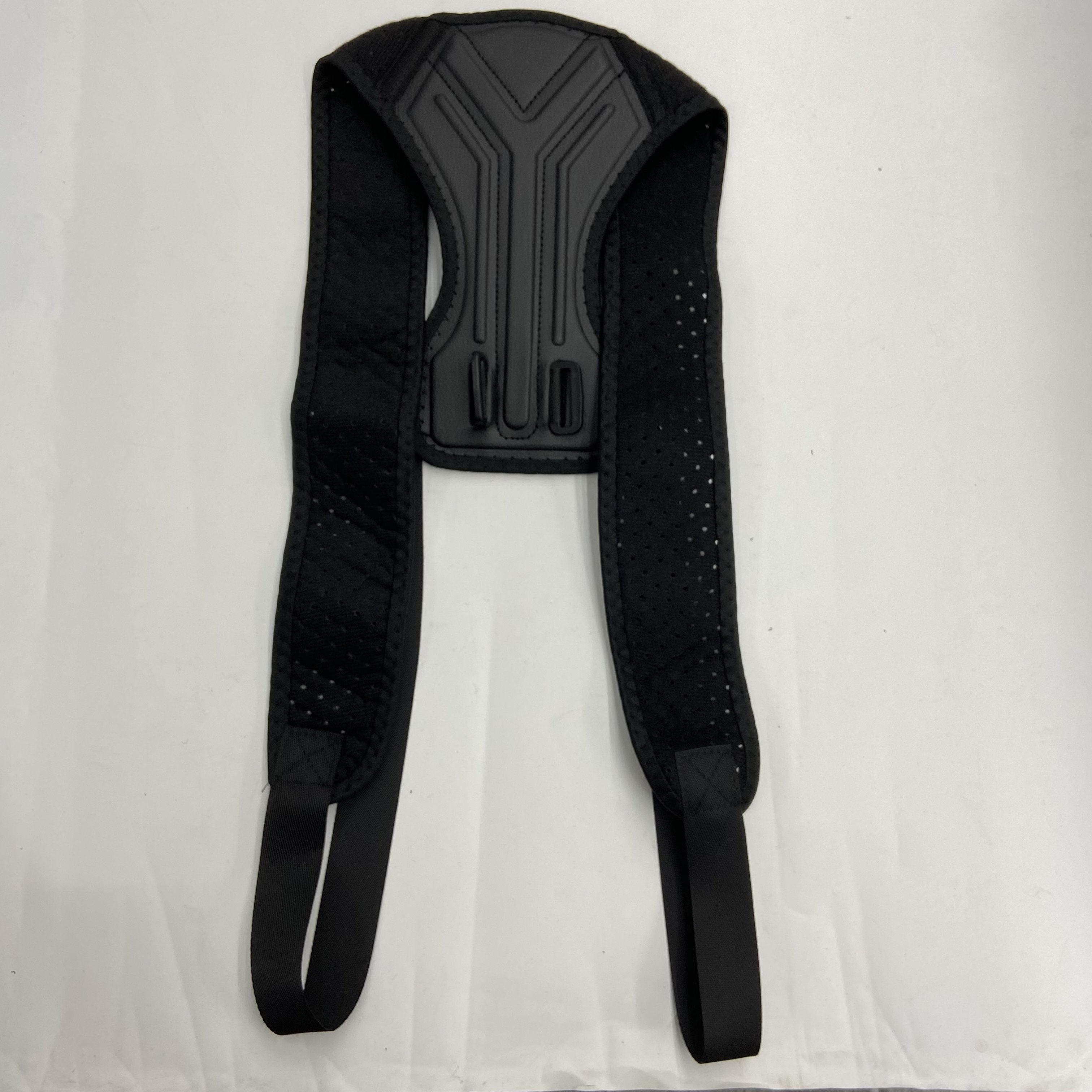 驼背矫正带透气可调高低肩挺胸男女纠正坐姿背部矫正器白底实物图