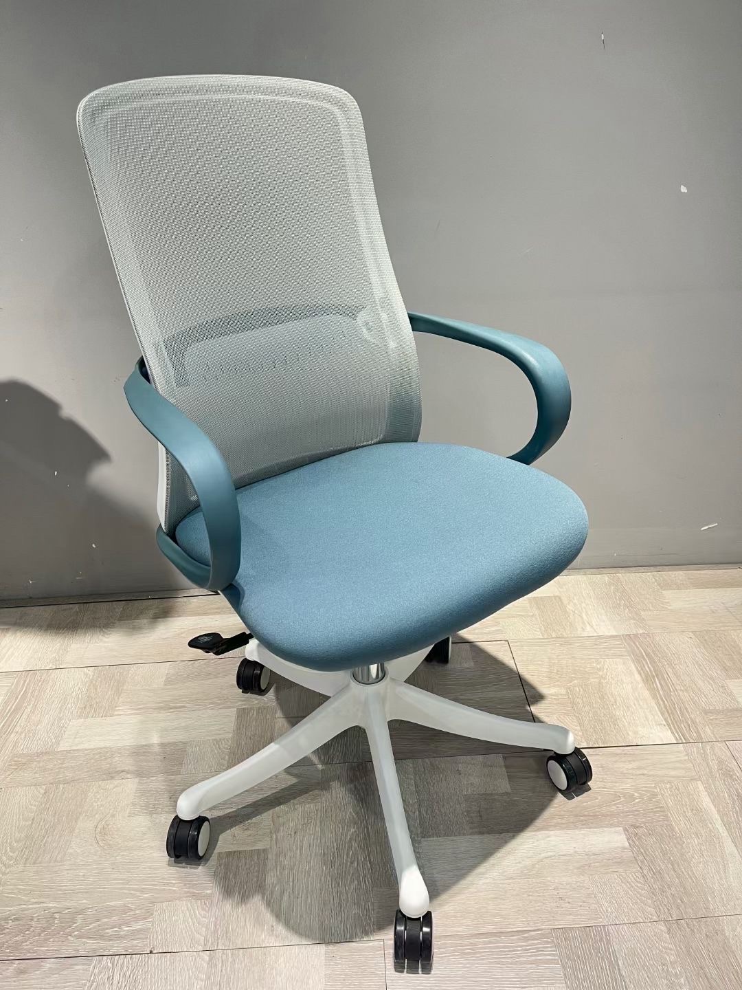 Comfortable Adjustable Office Chair Simple Design Relieve Fatigue Easy Work Dynamic Sitting Seat Adjustment Chair details Picture