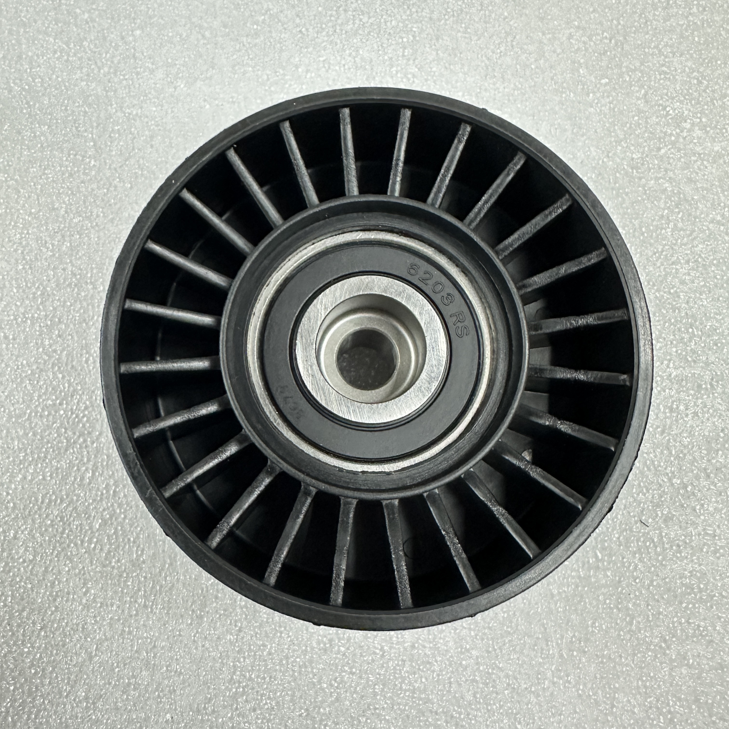 汽车配件适用于奔驰皮带涨紧轮配件惰轮 0005500433