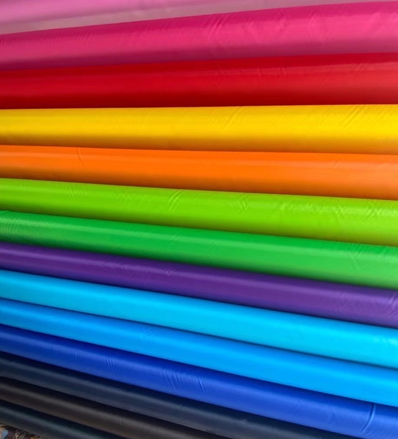 210T加密涤塔夫Pu涂层现货供应帐篷手袋化妆包箱包水压