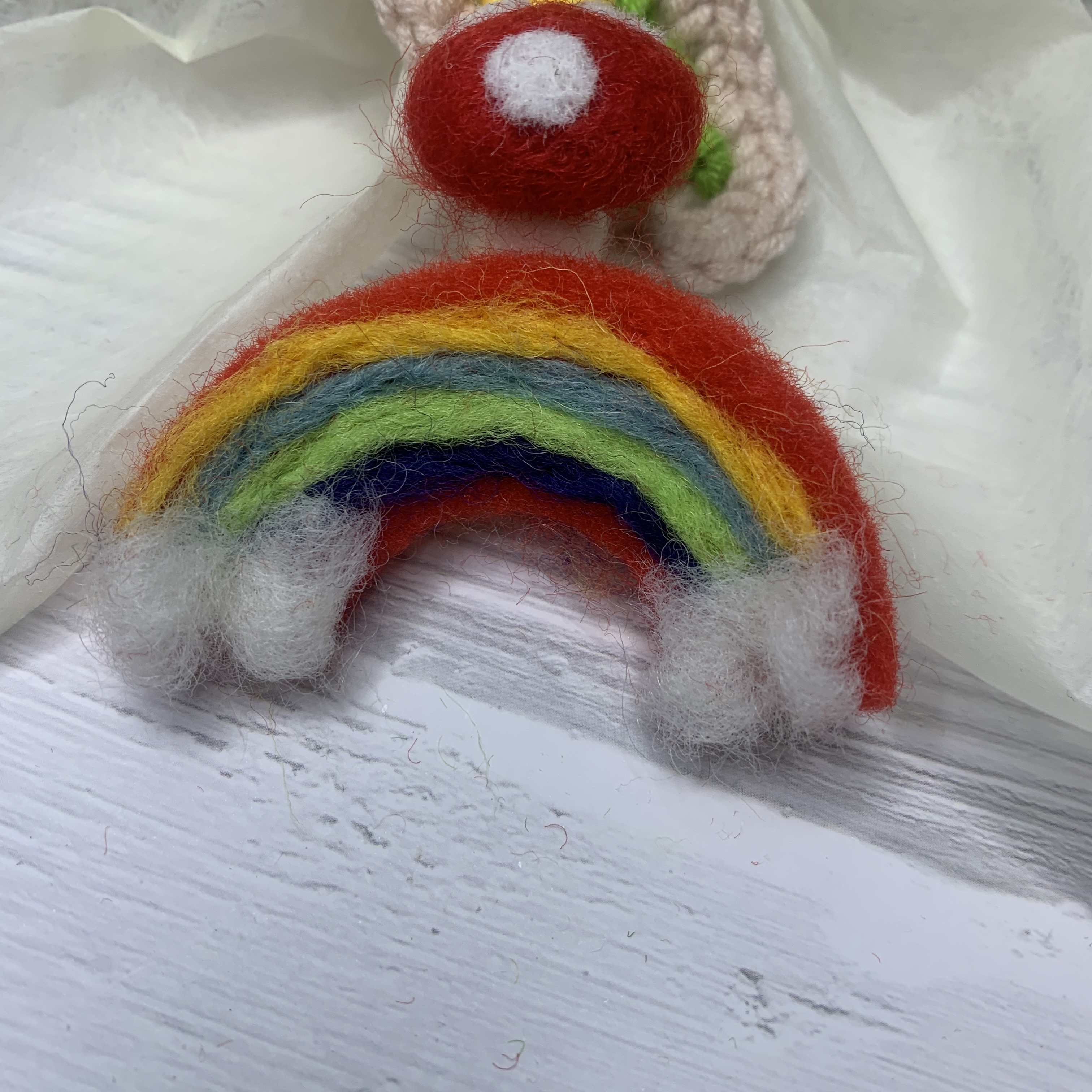 Autumn/Winter Donuts Color Red Felt Hairpin Premium Touch Shark Clip Accessories Application Scenario