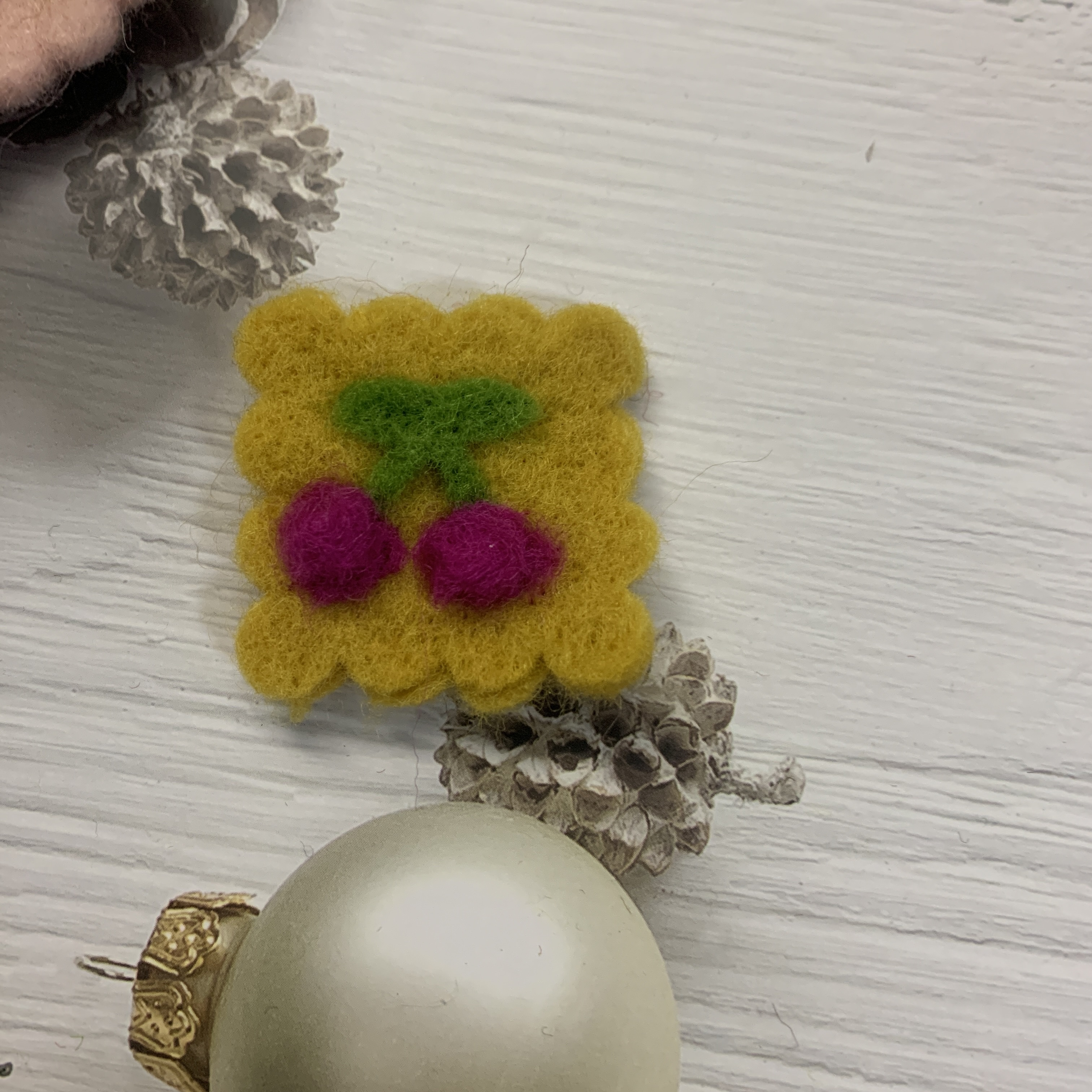 Cute Yarn Cartoon Strawberry Lemon Cherry Grape Grab Felt Accessory Application Scenario