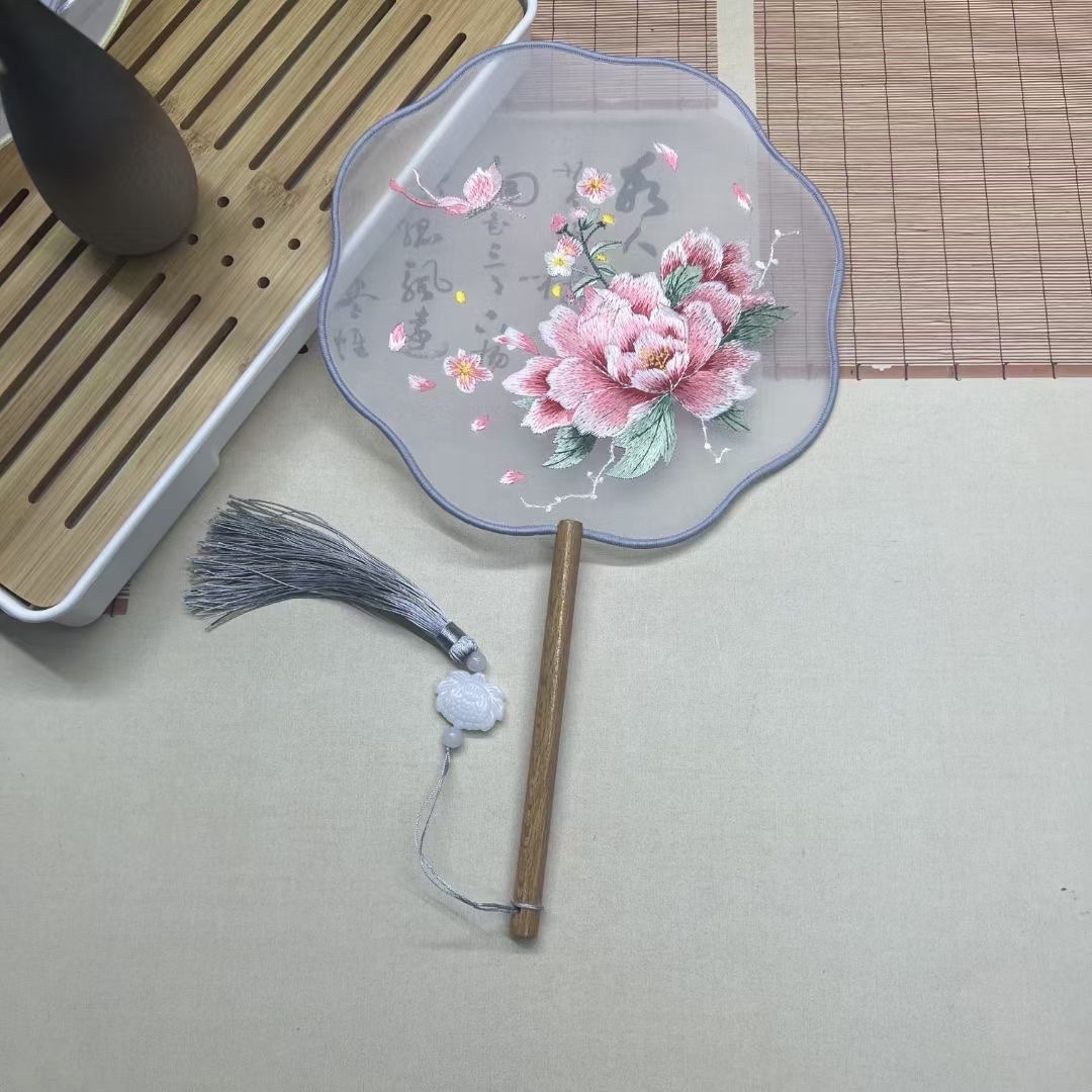 Double-sided embroidered Suzhou embroidery folding fans, ancient-style fans, Hanfu fans, dance fans, decorative items, embroidered fans, folding fans, folding fans, fans for children, summer Chinese style detail image 18